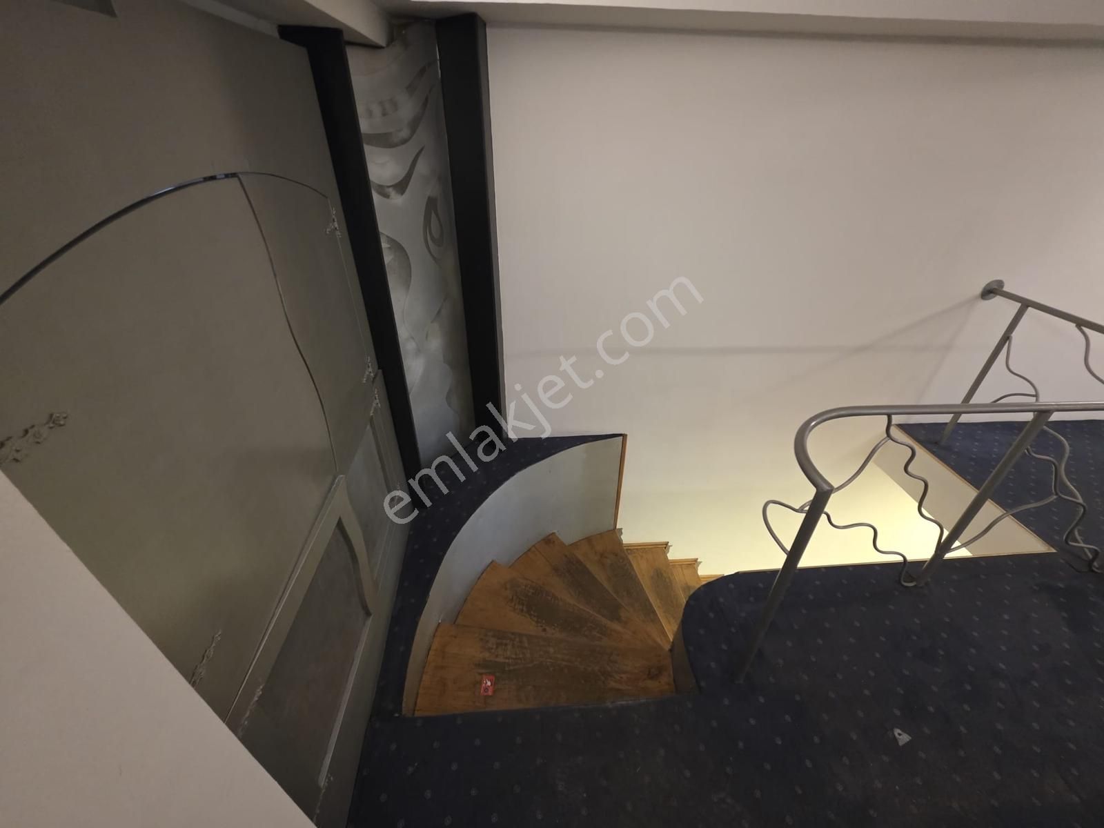 Bankalar Caddesi'nde Prestijli Kiralık Dükkan - Görsel 34