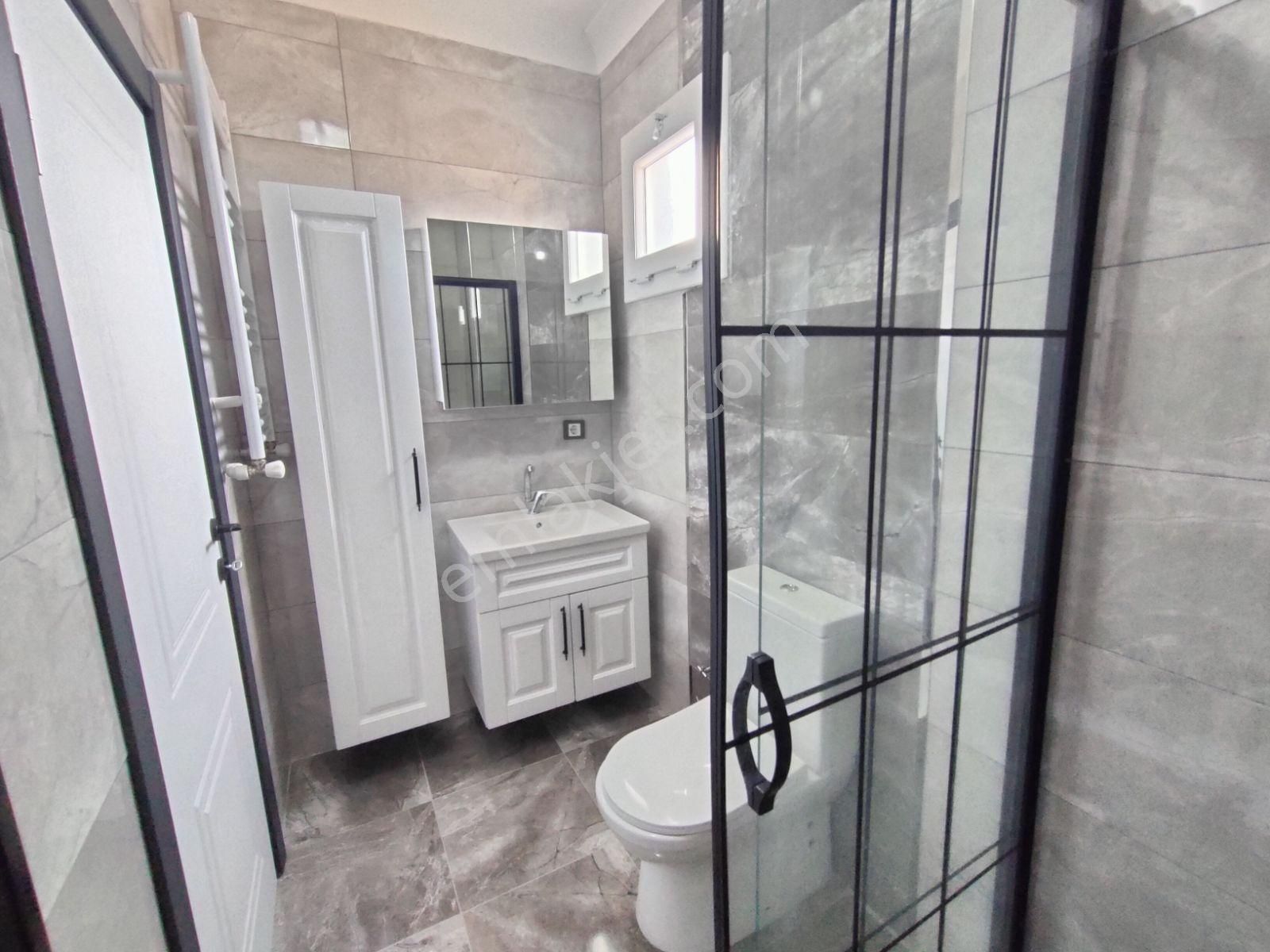 Yeniçiftliğin Tam Merkezinde Herodası Banyolu Bahçeli 4+1 Yazlık - Görsel 23