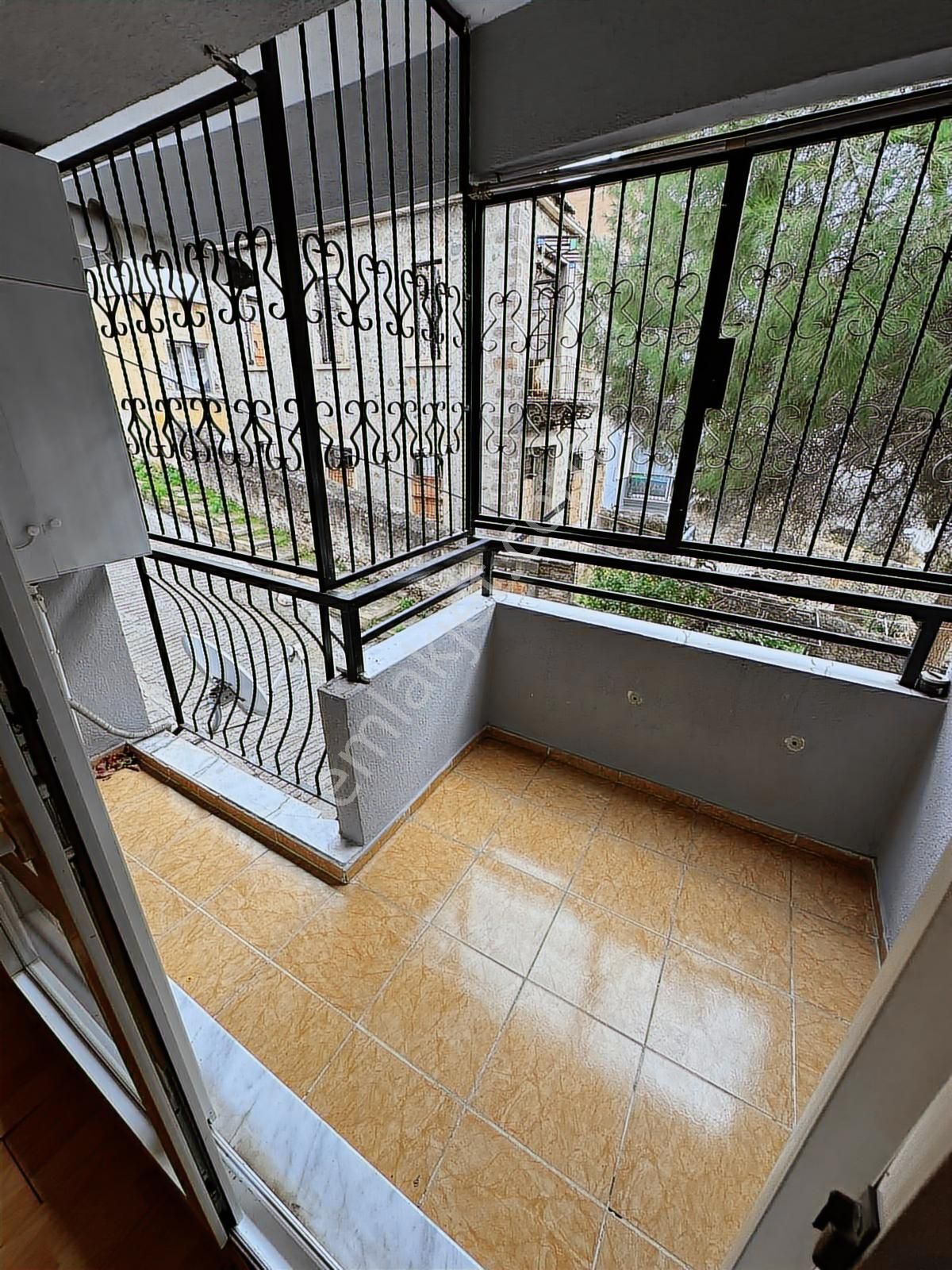 Bayraklı İzban Yakını Köşe Konumda 2+1 Satılık Daire - Görsel 10