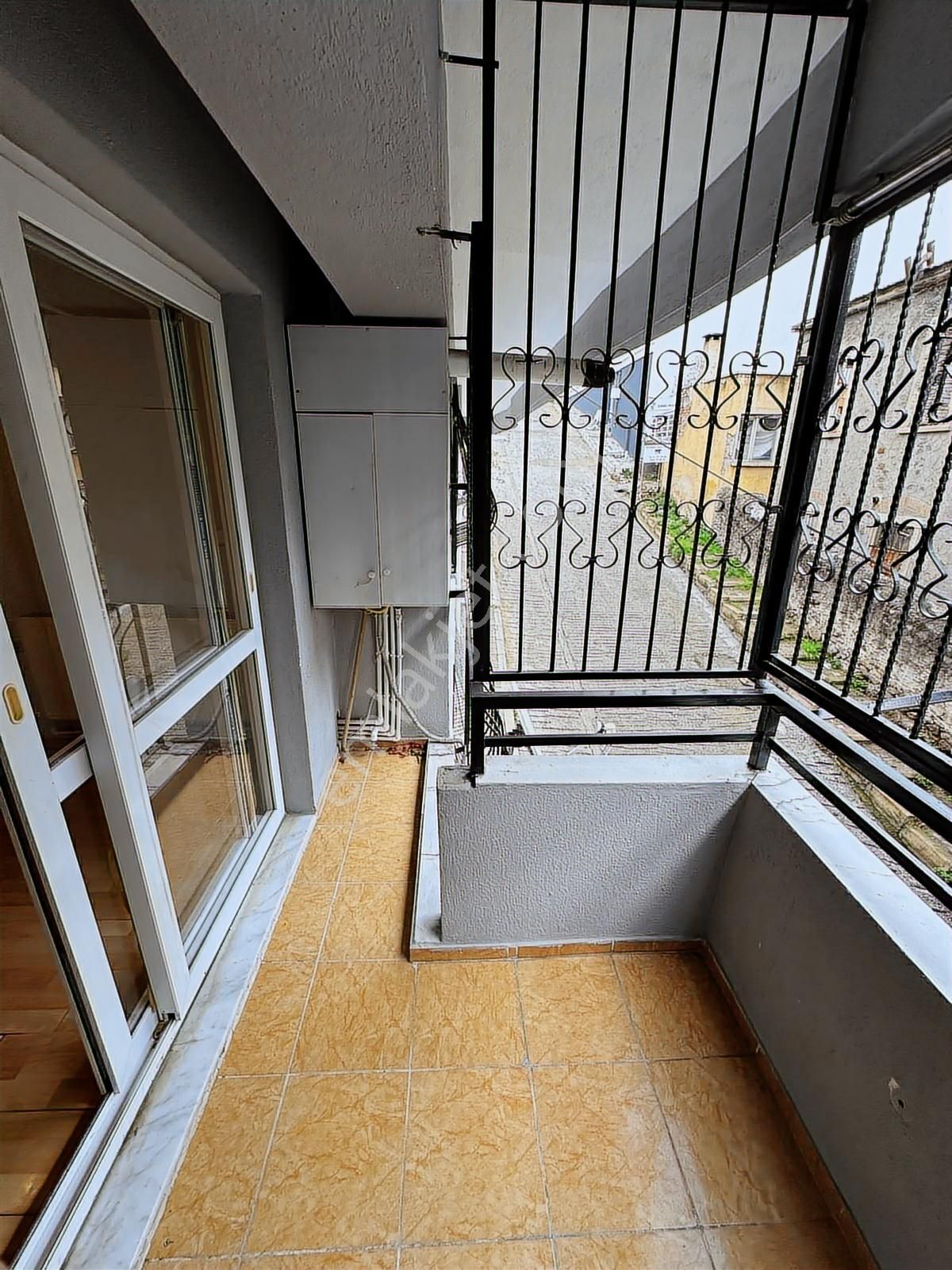 Bayraklı İzban Yakını Köşe Konumda 2+1 Satılık Daire - Görsel 13