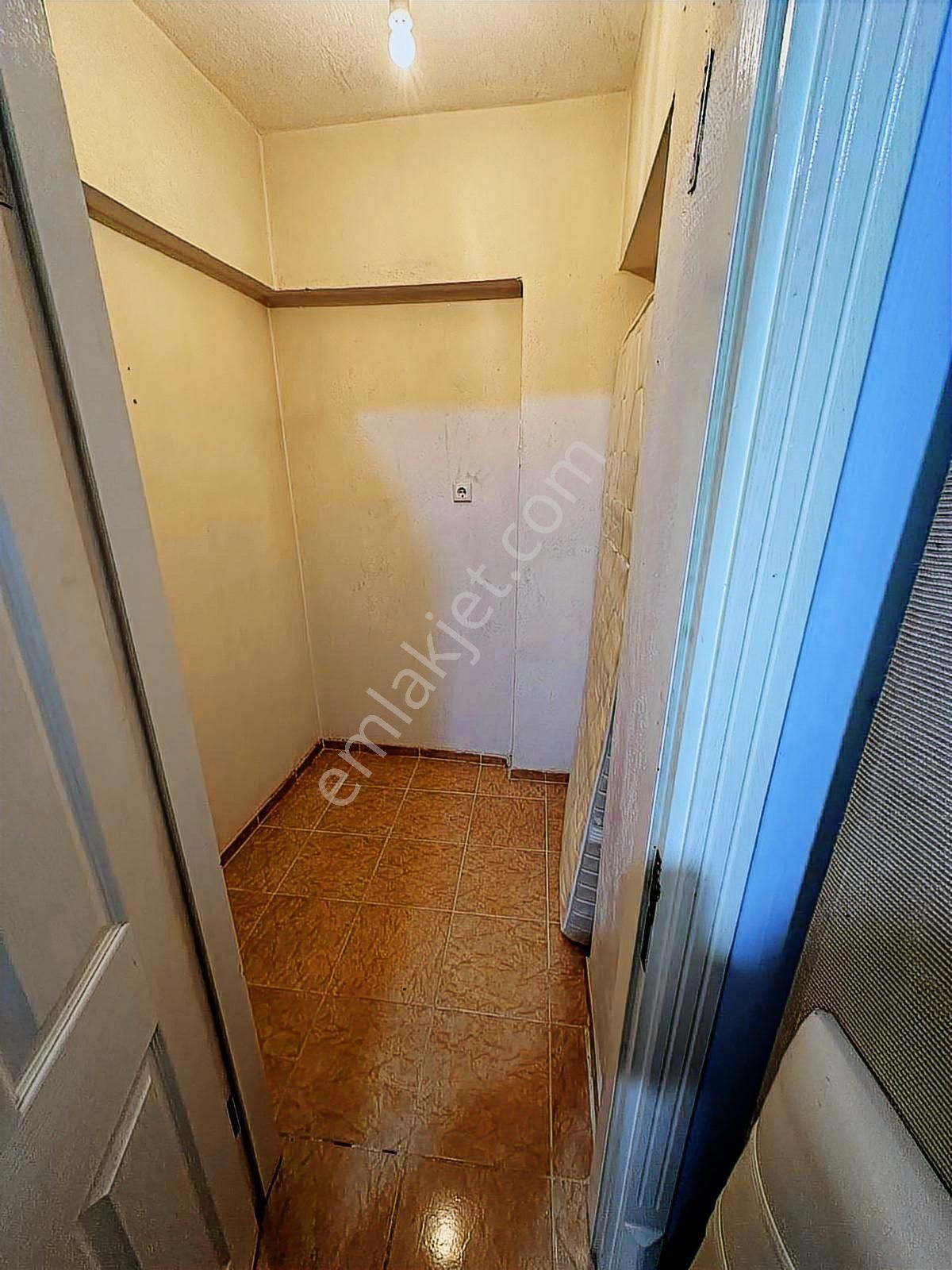 Bayraklı İzban Yakını Köşe Konumda 2+1 Satılık Daire - Görsel 8