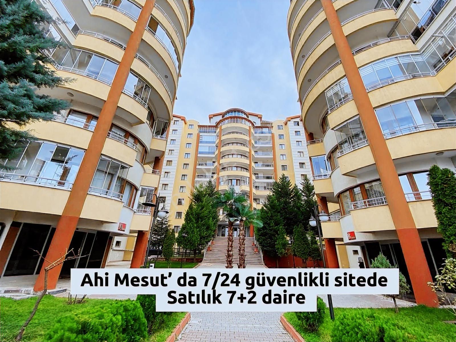 Ahi Mesut' Da 7/24 Güvenlikli Site İçinde Satılık 7+2 Daire - Görsel 26