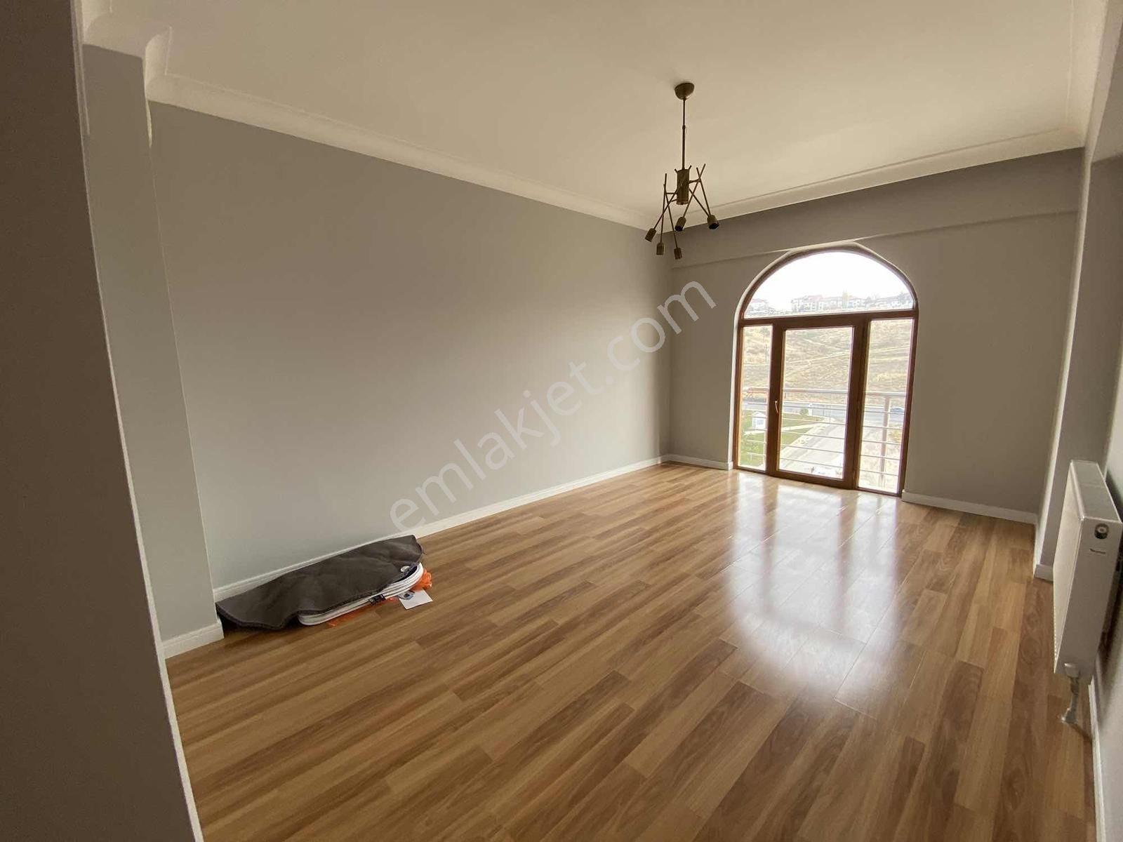 Ahi Mesut' Da 7/24 Güvenlikli Site İçinde Satılık 7+2 Daire - Görsel 19