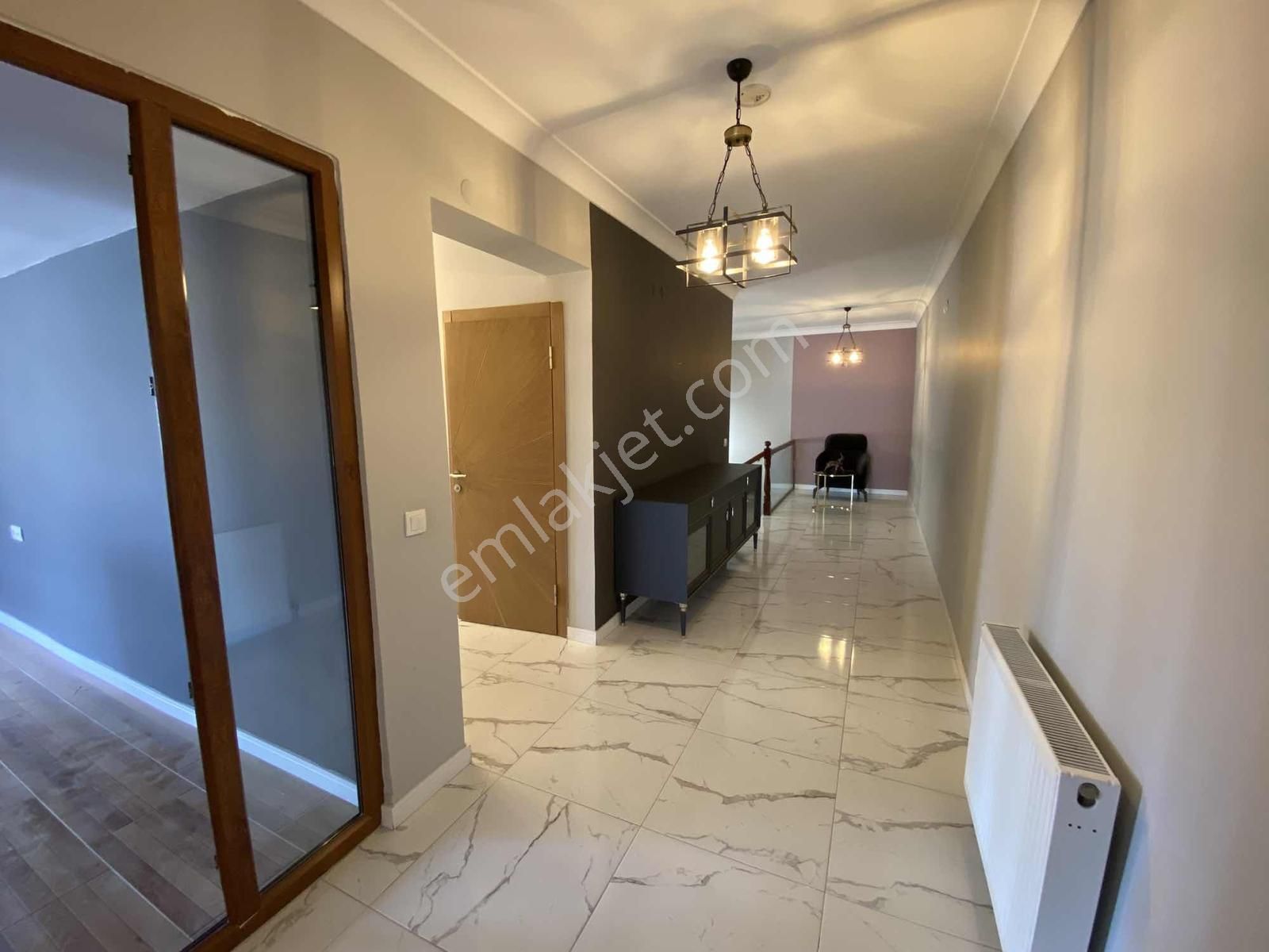 Ahi Mesut' Da 7/24 Güvenlikli Site İçinde Satılık 7+2 Daire - Görsel 15