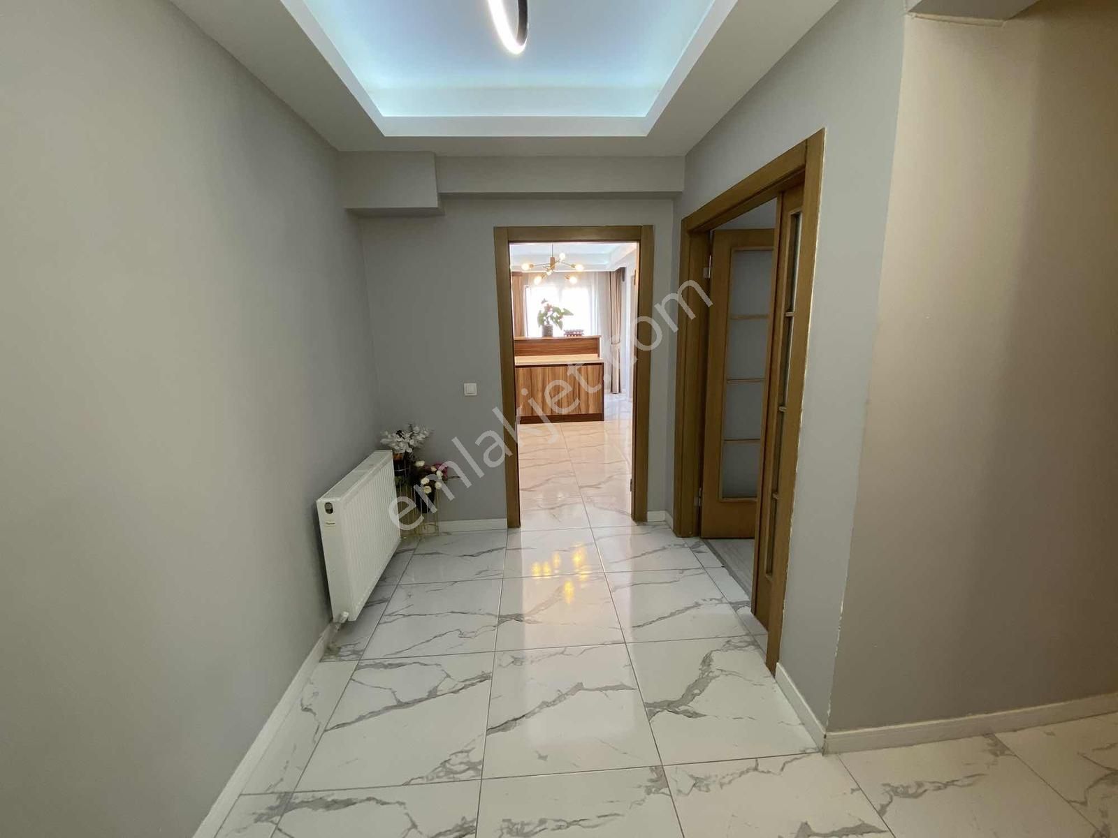 Ahi Mesut' Da 7/24 Güvenlikli Site İçinde Satılık 7+2 Daire - Görsel 24