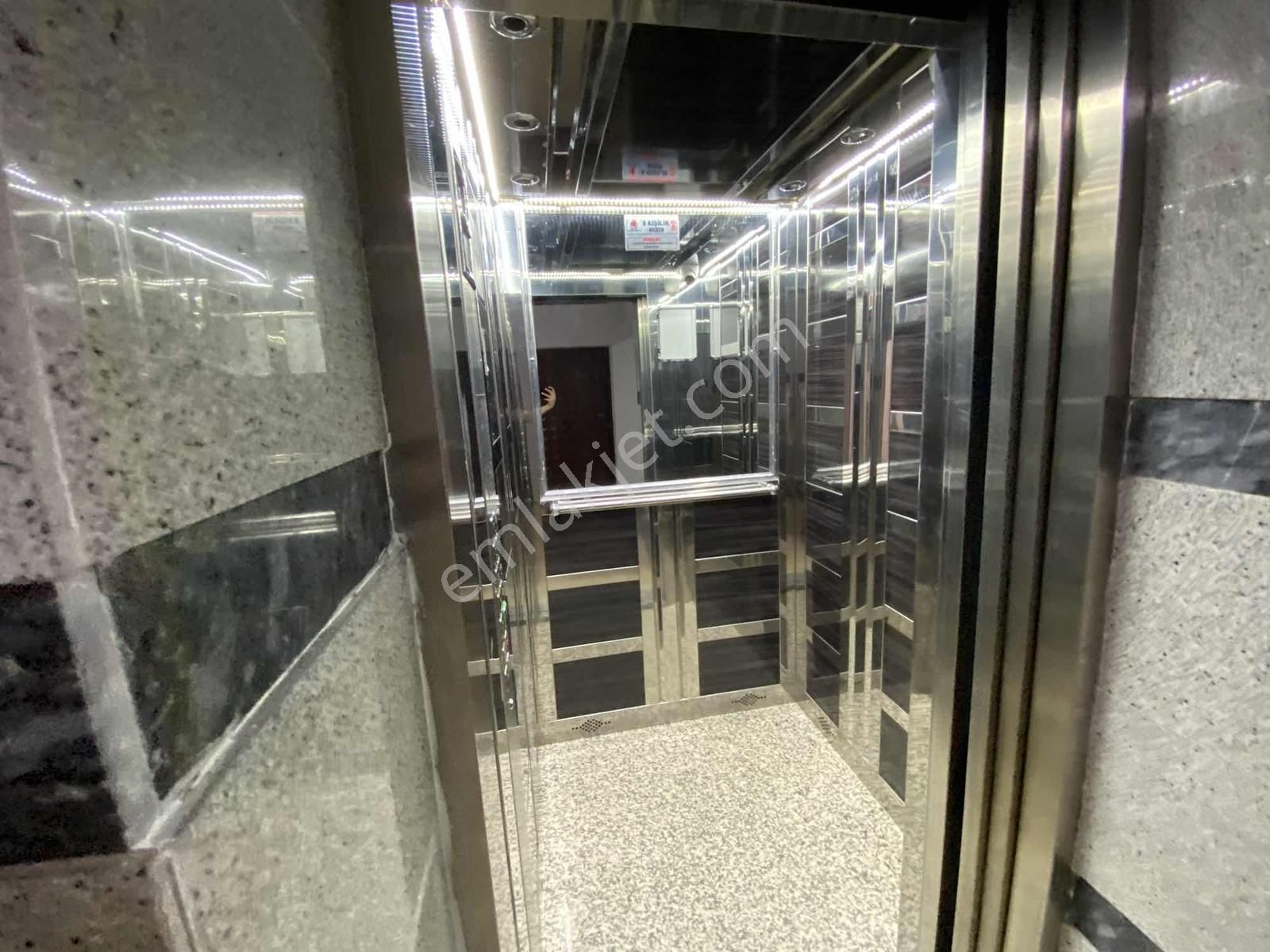 Ahi Mesut' Da 7/24 Güvenlikli Site İçinde Satılık 7+2 Daire - Görsel 10