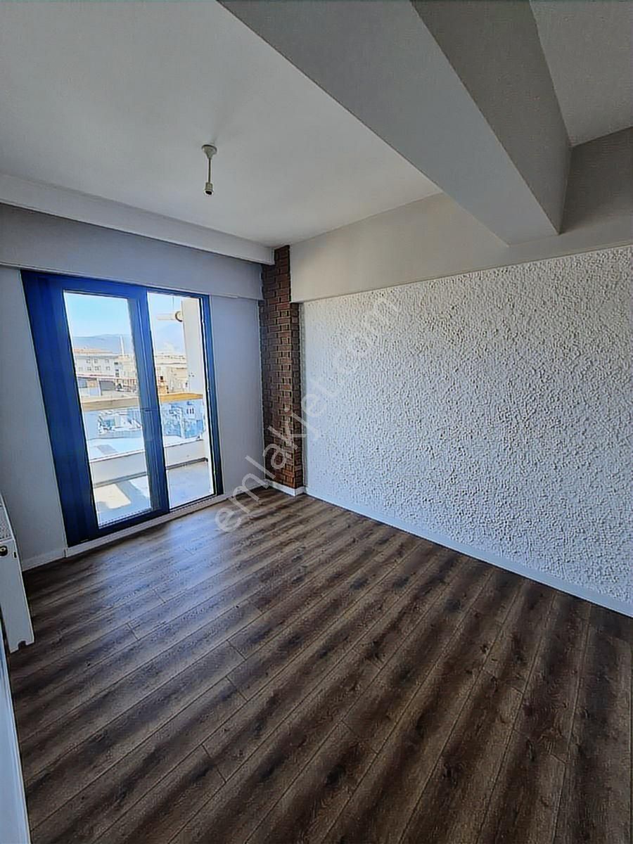 İzmir Bornova Doğanlarda 1+1 Kiralık Daire - Görsel 3
