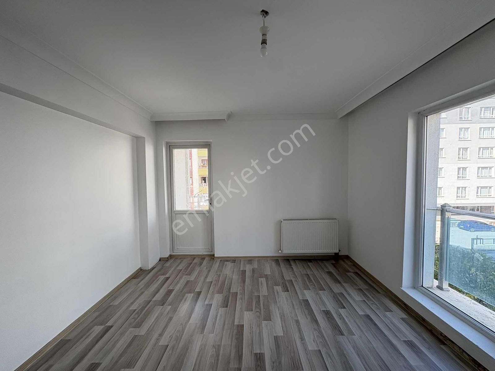 Alaçatı'dan İstasyon'da Belediye Tren Otobüs Hastane Yakını 3+1 - Görsel 14