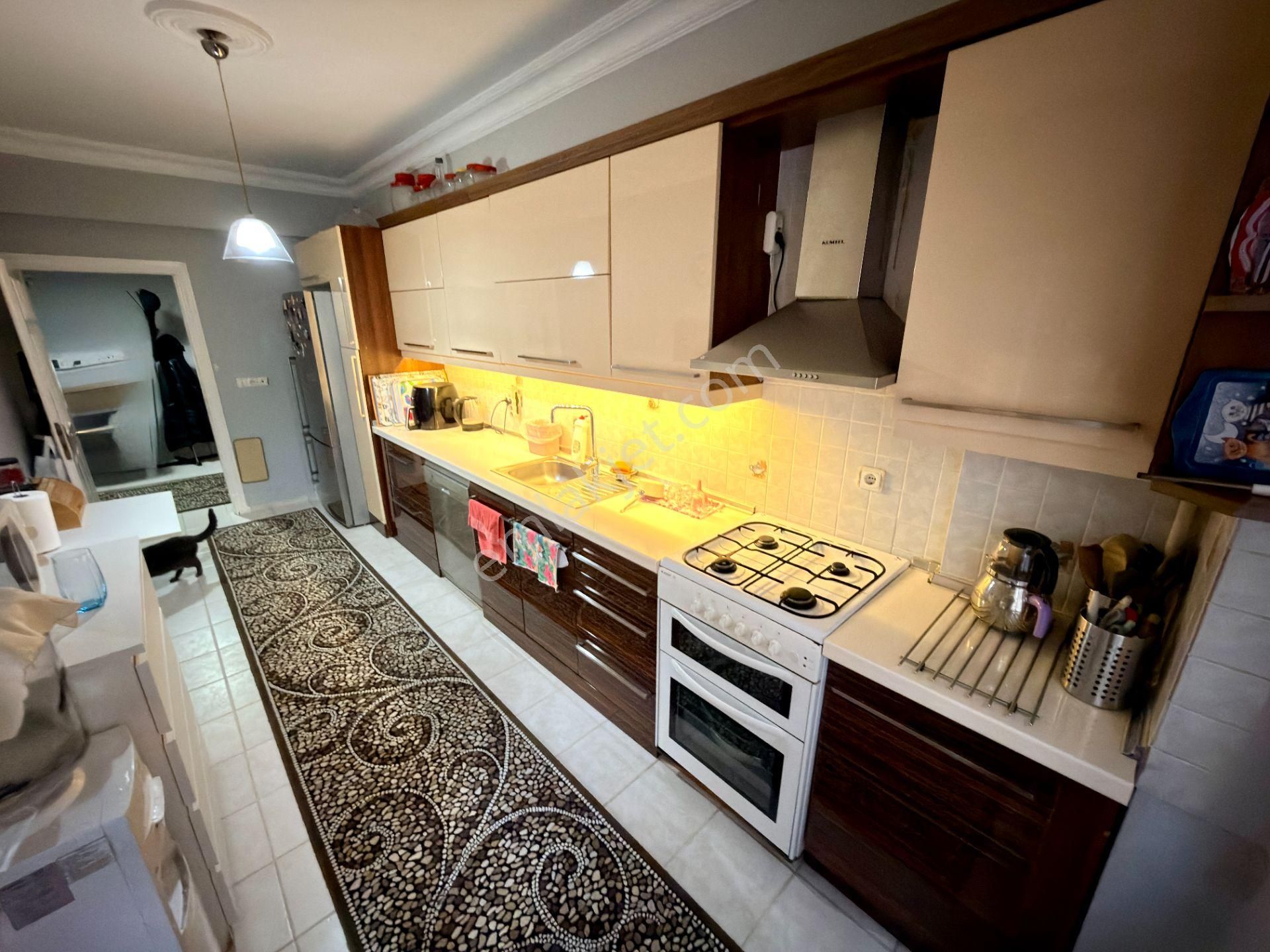 █ Konfor █ 2000 Yapımı, Minibüse 2. Binada, 140 M2 Net 3+1 - Görsel 15