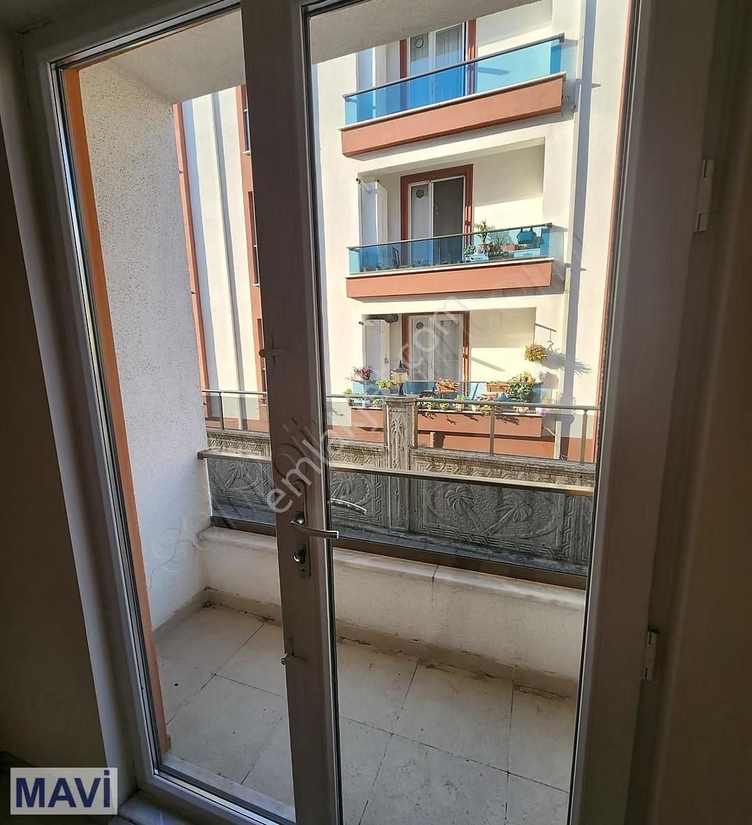 Remax Mavi Cengiz Özdemir'den Merkezi Konumda Kiralık 3+1 - Görsel 12