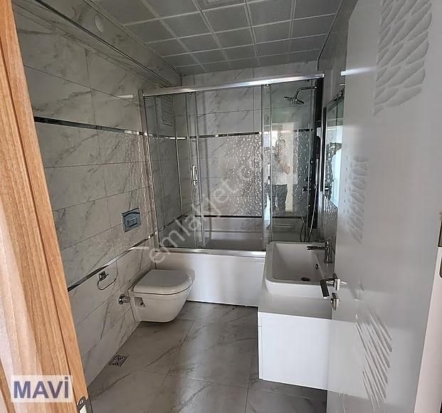 Remax Mavi Cengiz Özdemir'den Merkezi Konumda Kiralık 3+1 - Görsel 6