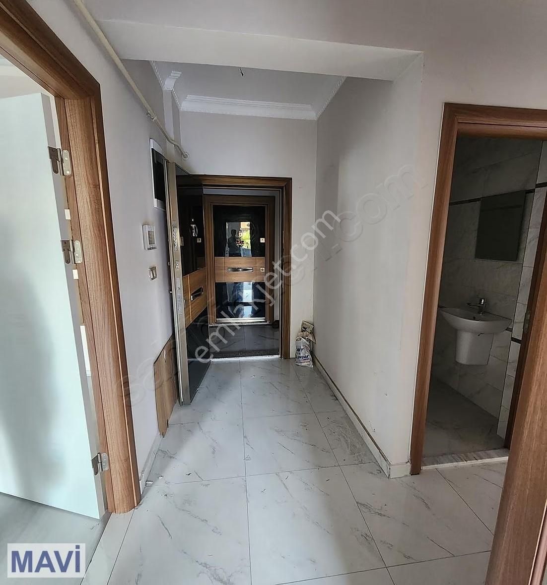 Remax Mavi Cengiz Özdemir'den Merkezi Konumda Kiralık 3+1 - Görsel 17