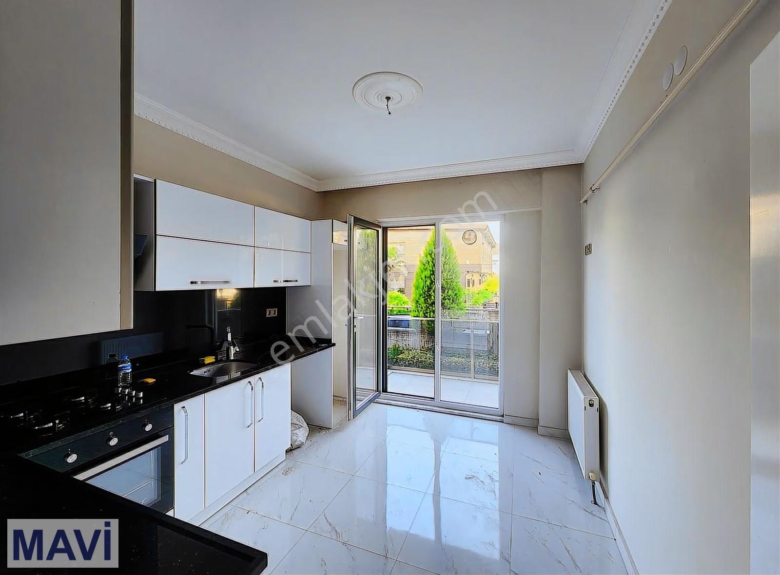 Remax Mavi Cengiz Özdemir'den Merkezi Konumda Kiralık 3+1 - Görsel 7