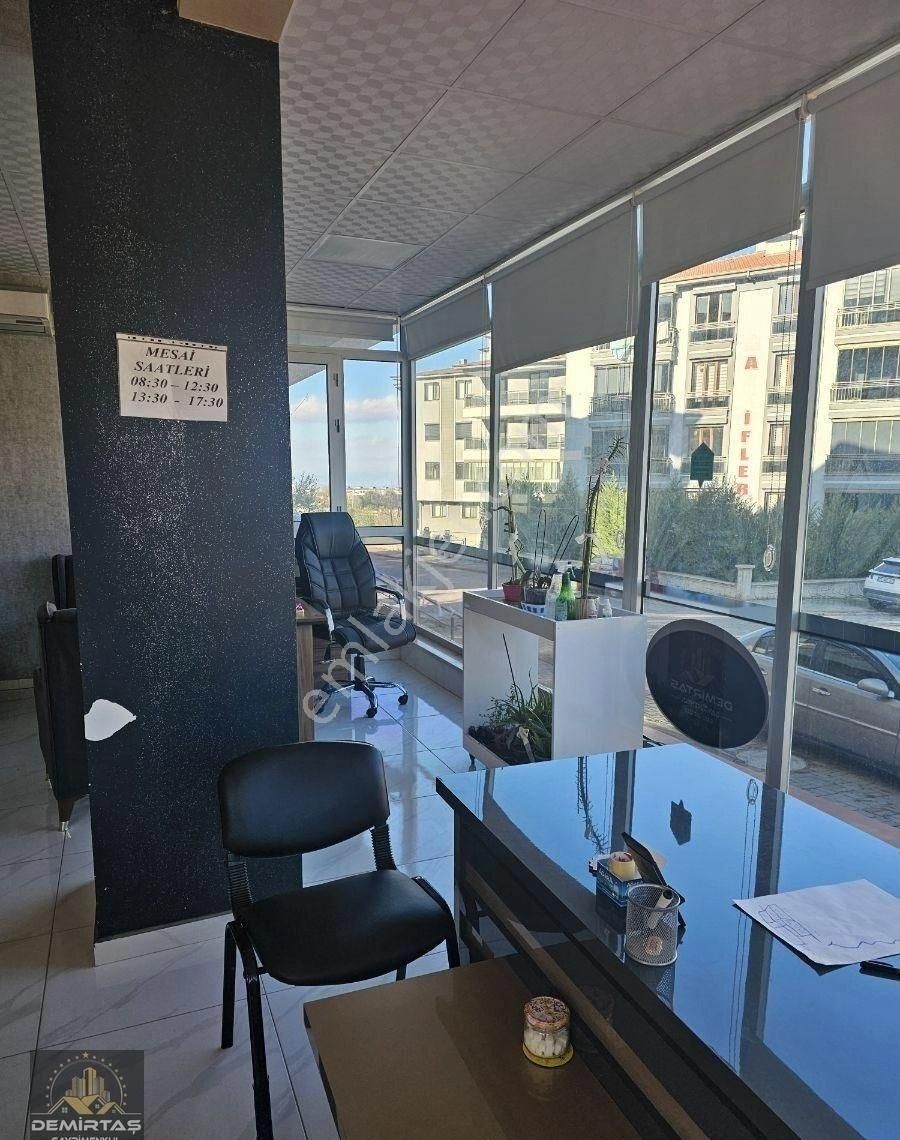 Çakmak Mahallesınde Devren Kiralık Emlak Ofisi - Görsel 18