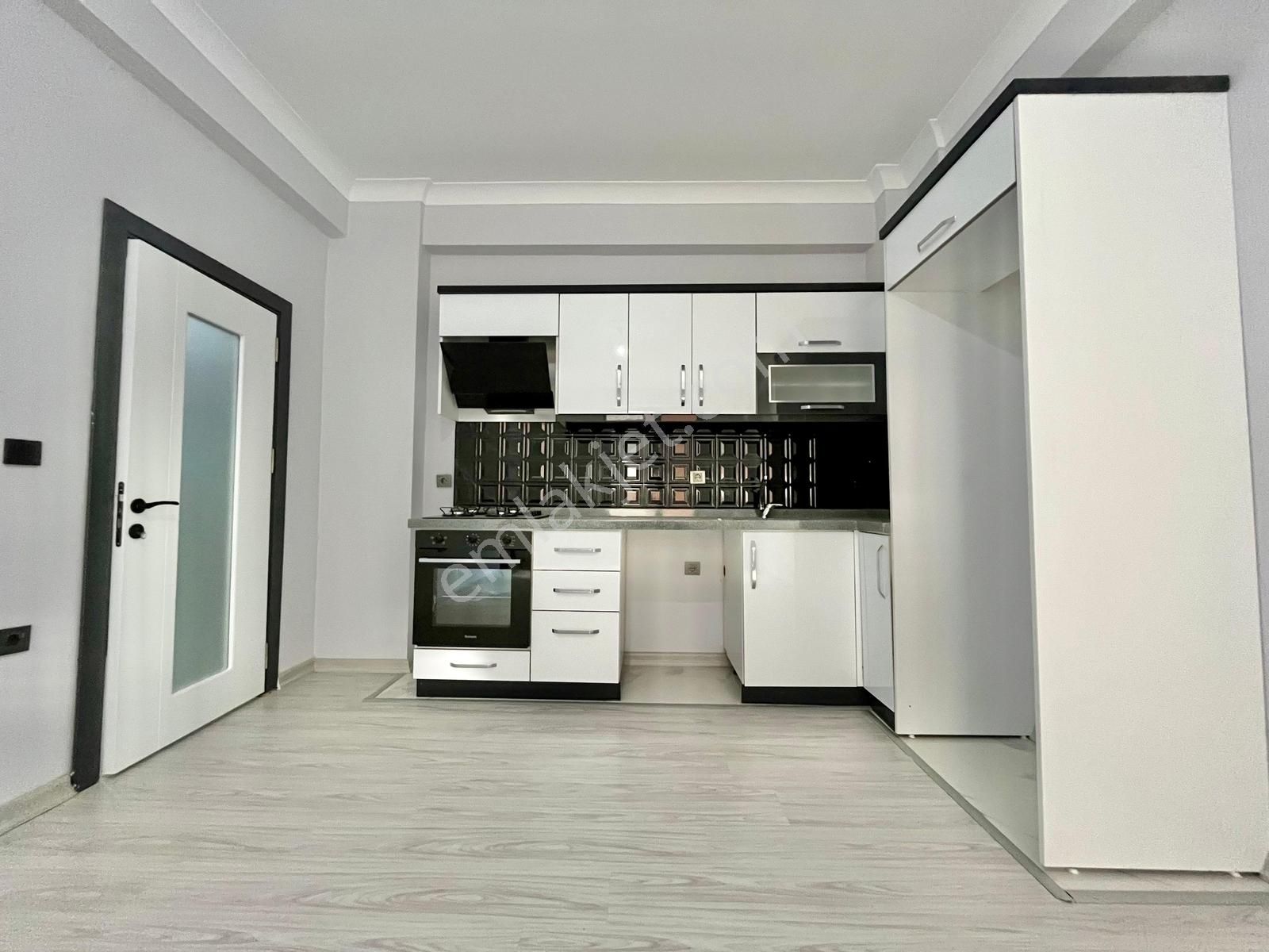 Gümüş'den Altınkumda Ara Kat Sıfır Geniş Kullanımlı 1+1 Daire - Görsel 21