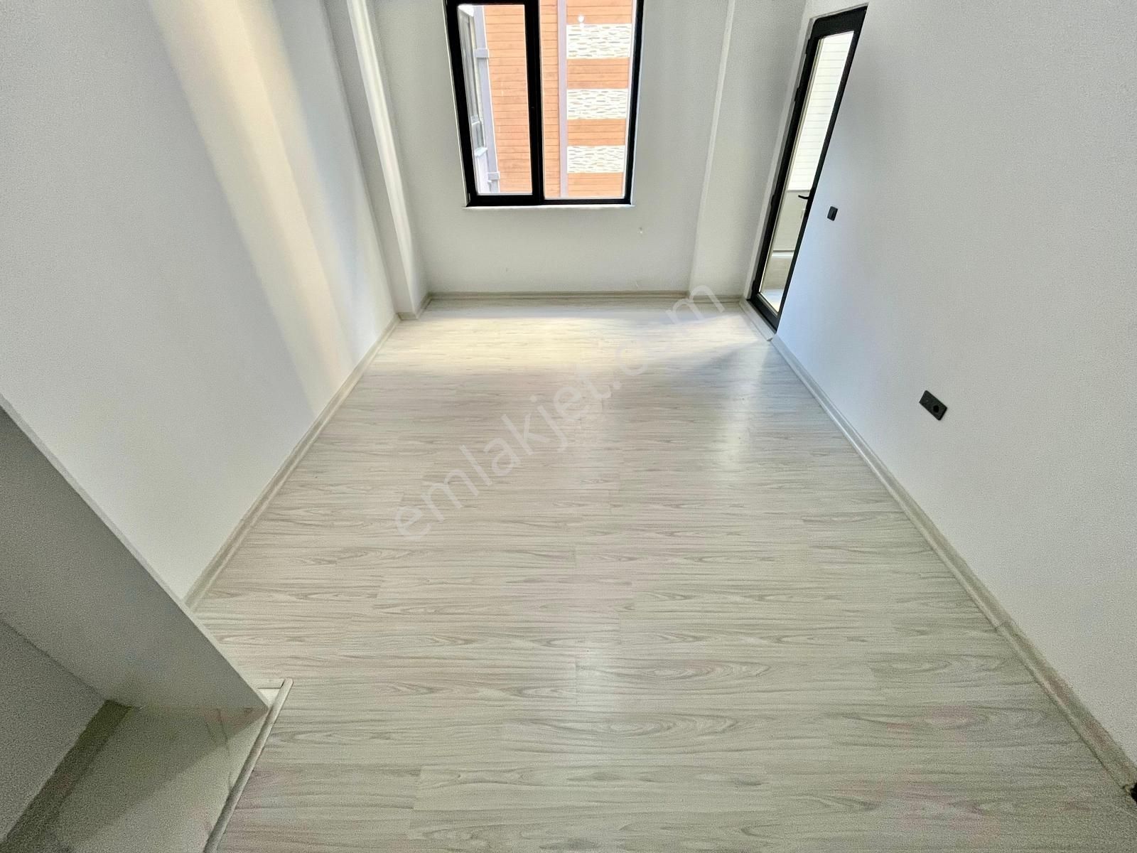 Gümüş'den Altınkumda Ara Kat Sıfır Geniş Kullanımlı 1+1 Daire - Görsel 32