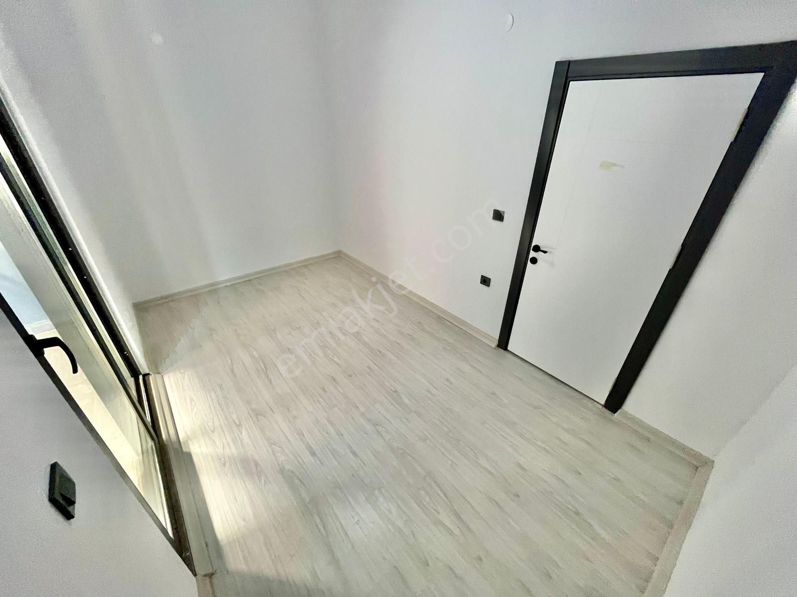 Gümüş'den Altınkumda Ara Kat Sıfır Geniş Kullanımlı 1+1 Daire - Görsel 33