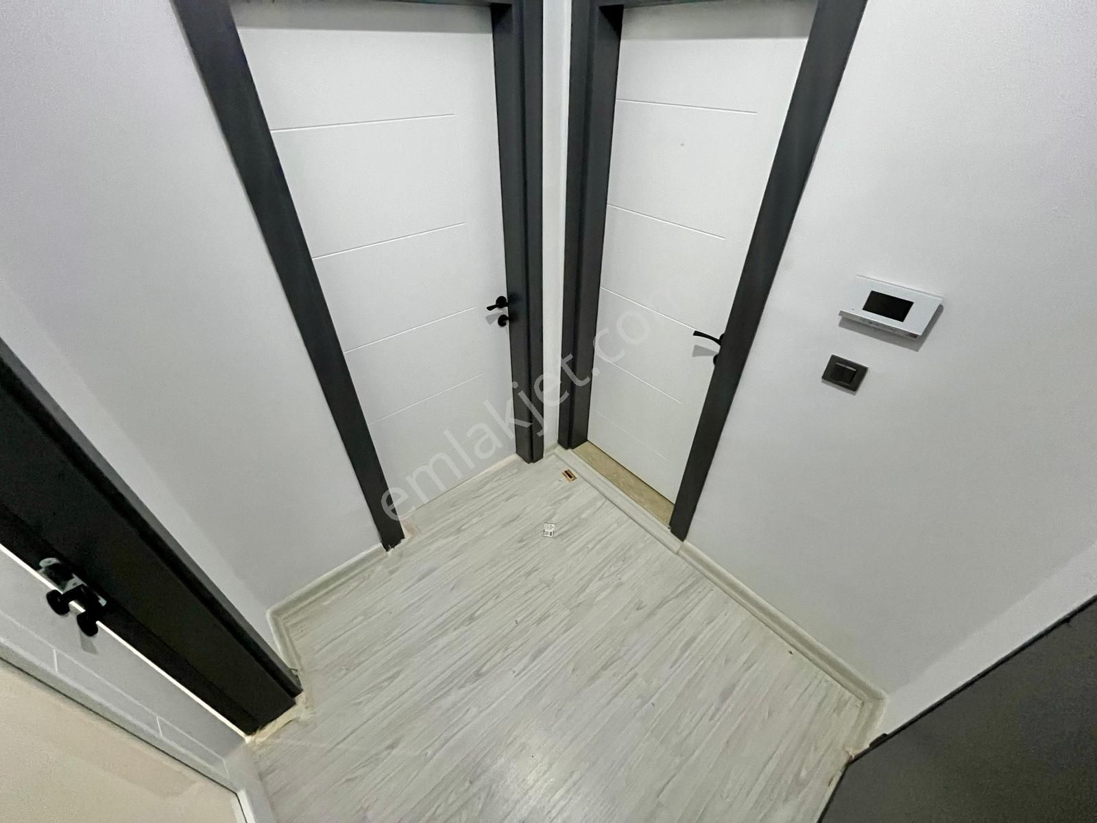 Gümüş'den Altınkumda Ara Kat Sıfır Geniş Kullanımlı 1+1 Daire - Görsel 10