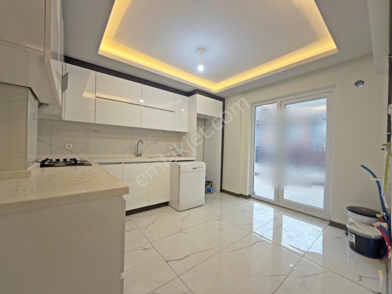 Yuvam'dan Menderesde Acil Satılık Ara Kat 3+1 Daire Fırsatı