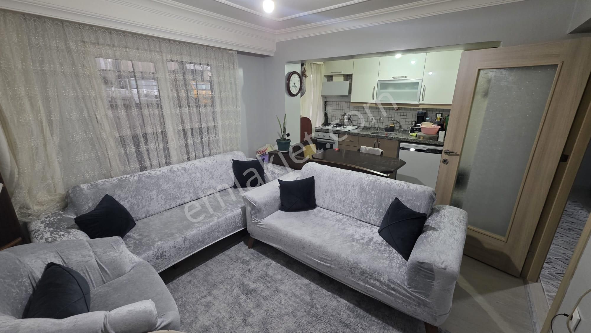 Beylikdüzü Yakupu 46. Sok. 2+1 50 M² Balkonlu - Ön Cephe - Arakat Daire