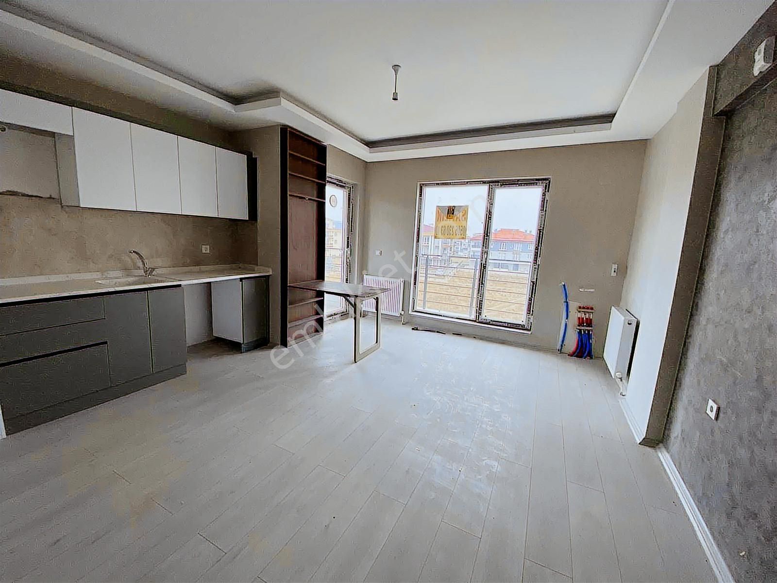 Esenboğa Mahallesinde Cadde Üzerinde Satılık Daire - Görsel 3