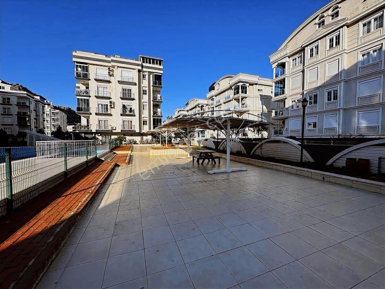 Kapalı Otoparklı 2+1 Daire - Görsel 19