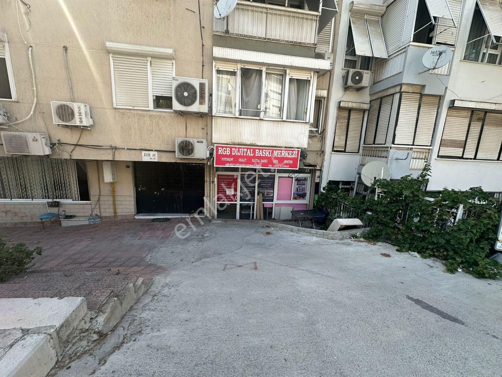 Demokrasi Üniversitesi Yakini Bacali Dukkan - Görsel 2