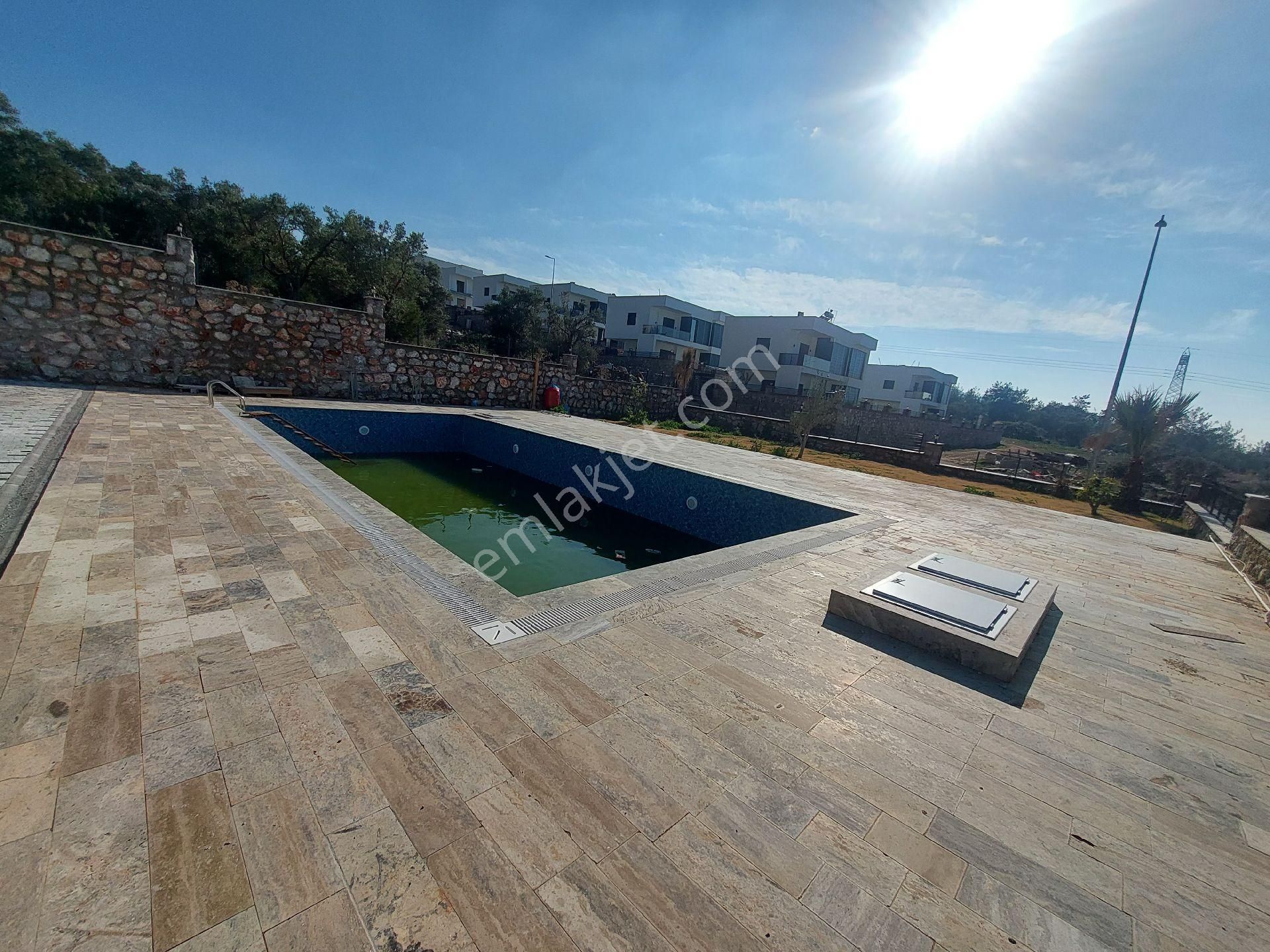 2+1bahçe Katı Havuzlu Otoparklı Site İçerisinde - Görsel 10