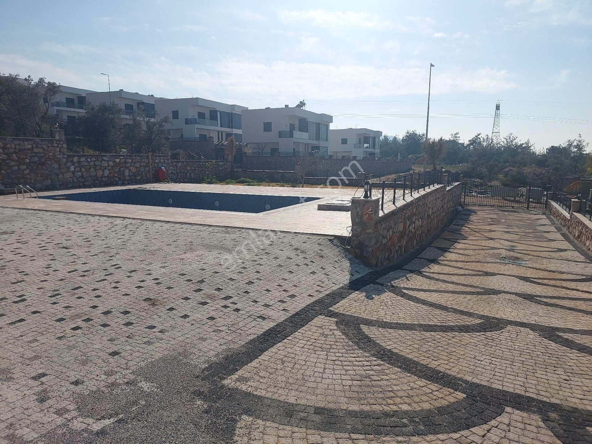 2+1bahçe Katı Havuzlu Otoparklı Site İçerisinde - Görsel 15