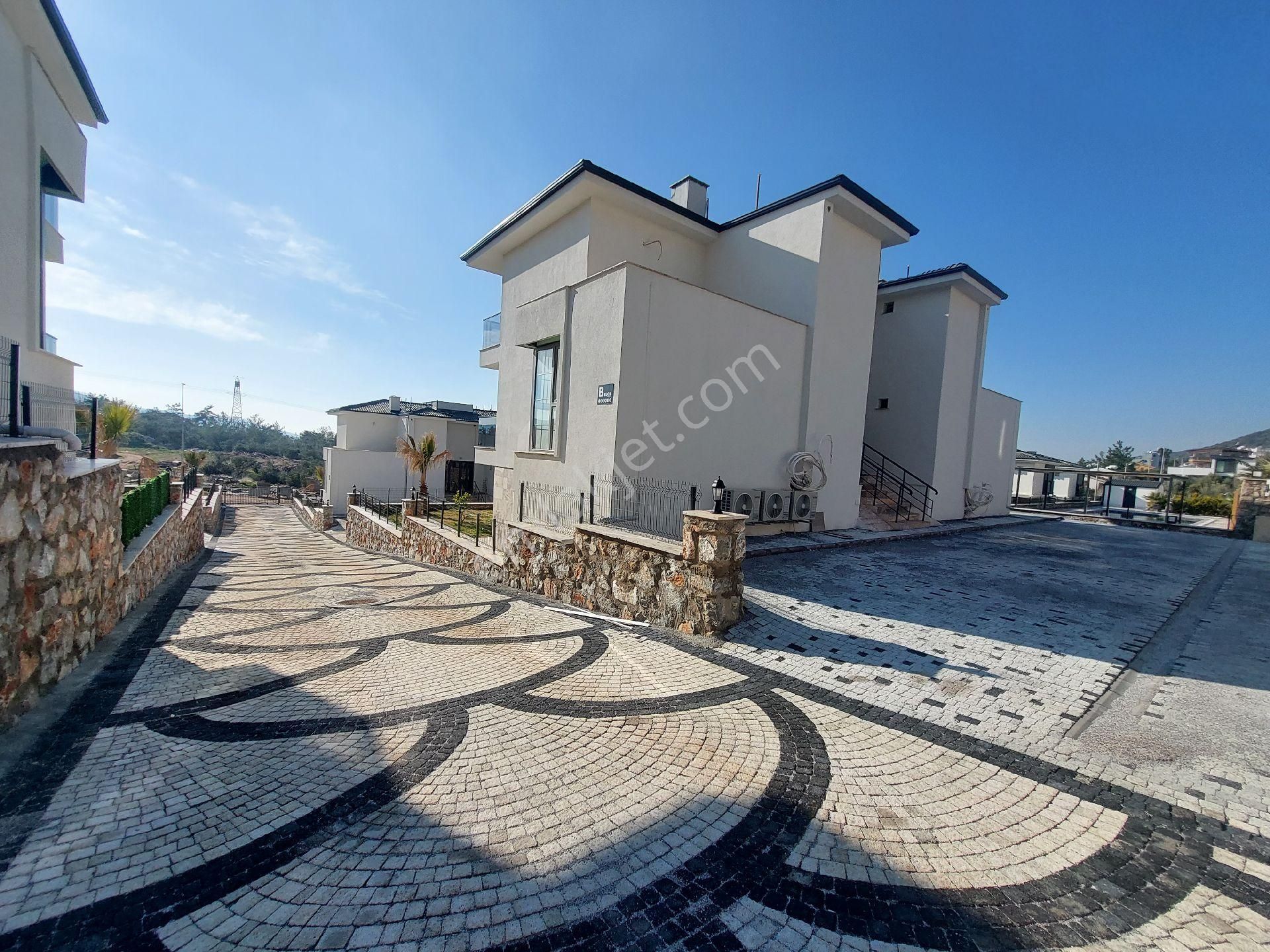 2+1bahçe Katı Havuzlu Otoparklı Site İçerisinde - Görsel 17