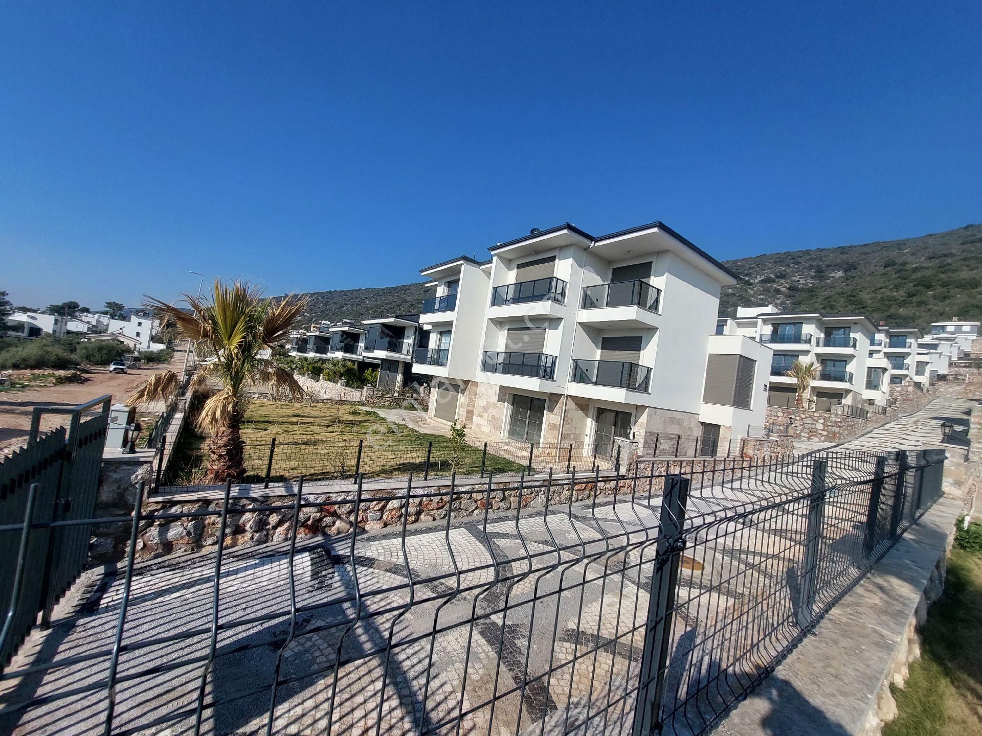 2+1bahçe Katı Havuzlu Otoparklı Site İçerisinde - Görsel 13