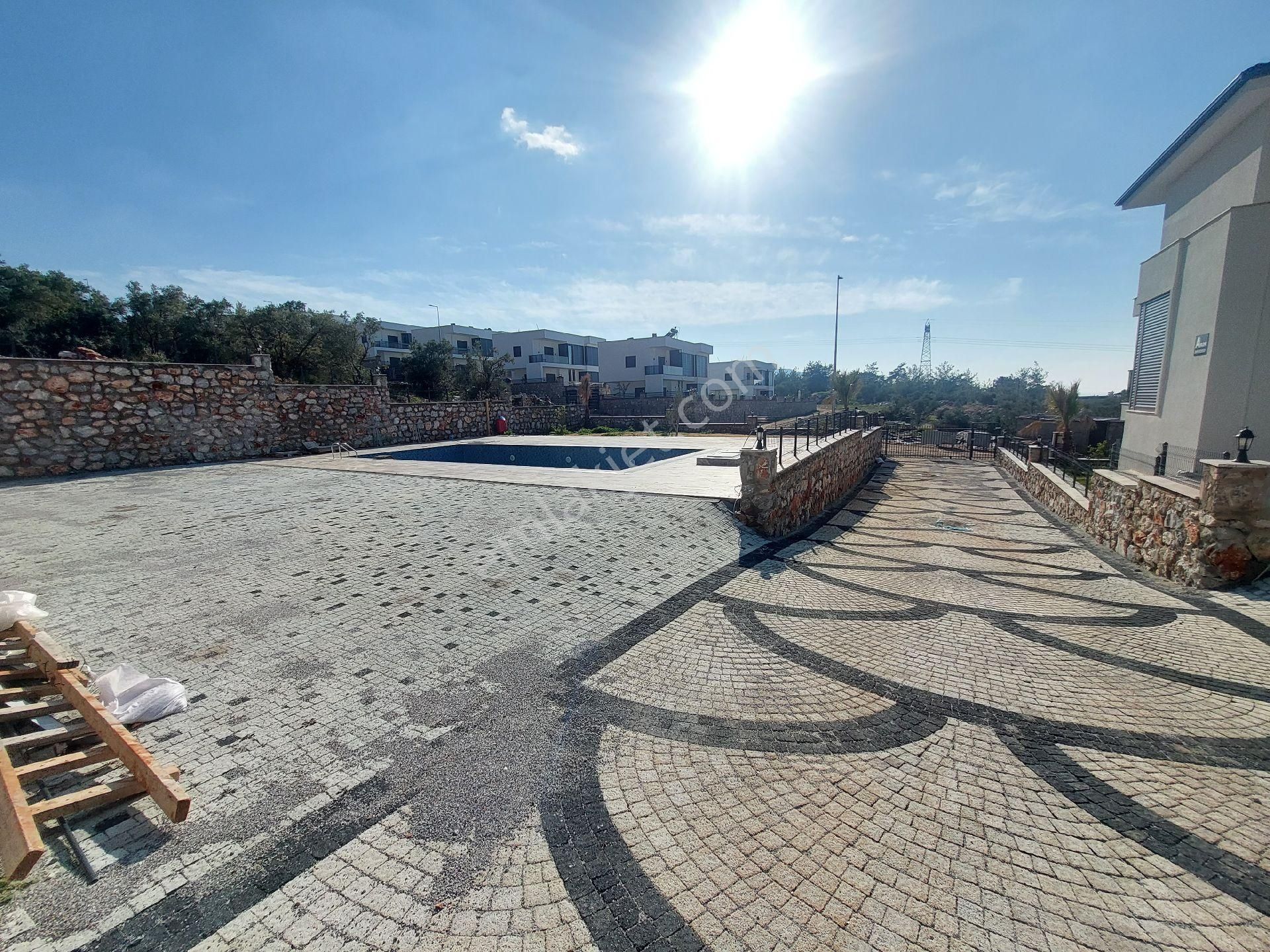 2+1bahçe Katı Havuzlu Otoparklı Site İçerisinde - Görsel 16