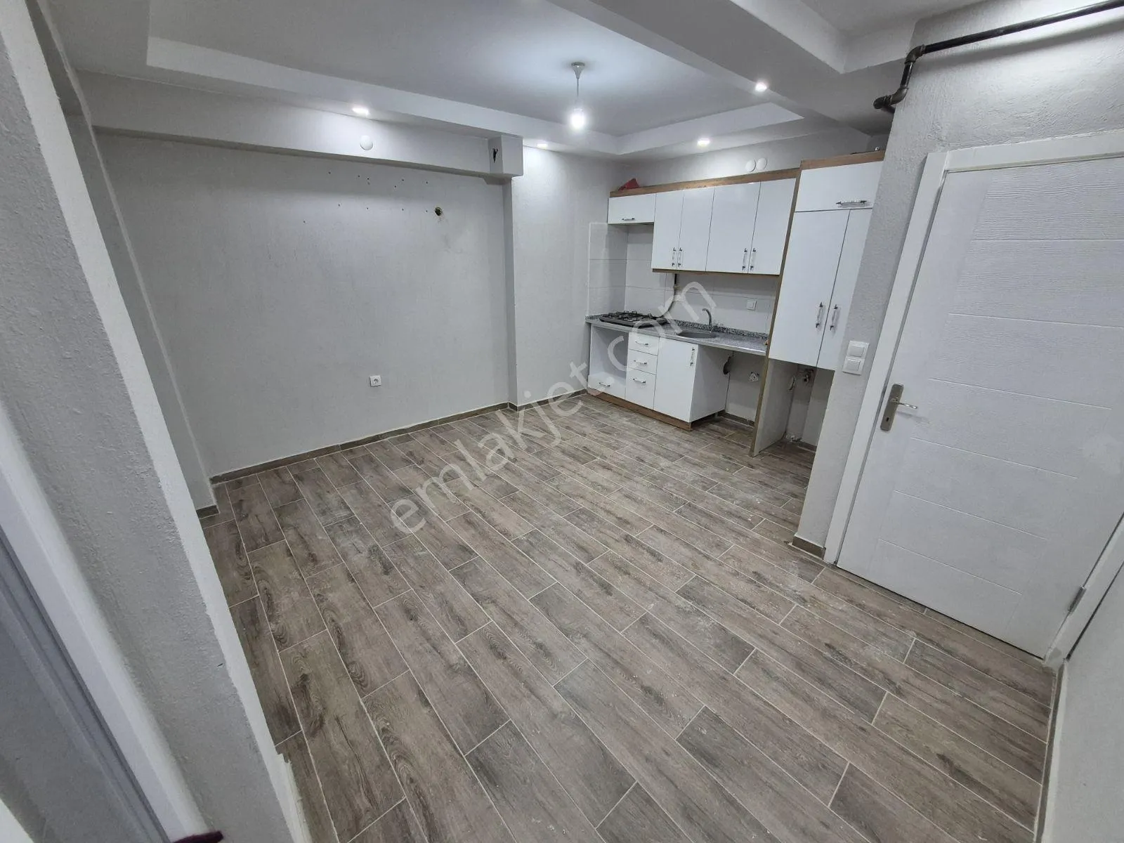 Lenora Gayrimenkul'den Ayrancılar Merkezde 1+1 Satılık Daire - Görsel 4