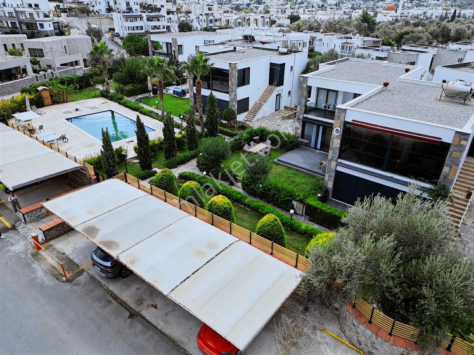 Konacık'ta Zai'ye Komşu Nezih Site İçinde Satılık Modern Daire - Görsel 3
