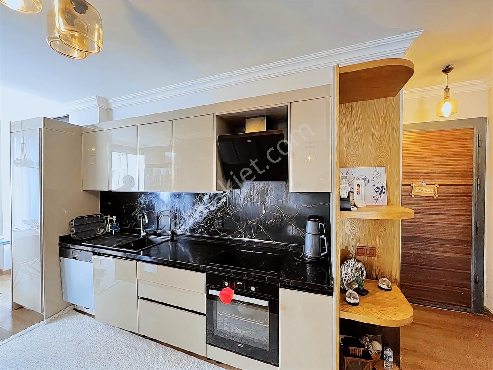 Konacık'ta Zai'ye Komşu Nezih Site İçinde Satılık Modern Daire - Görsel 2