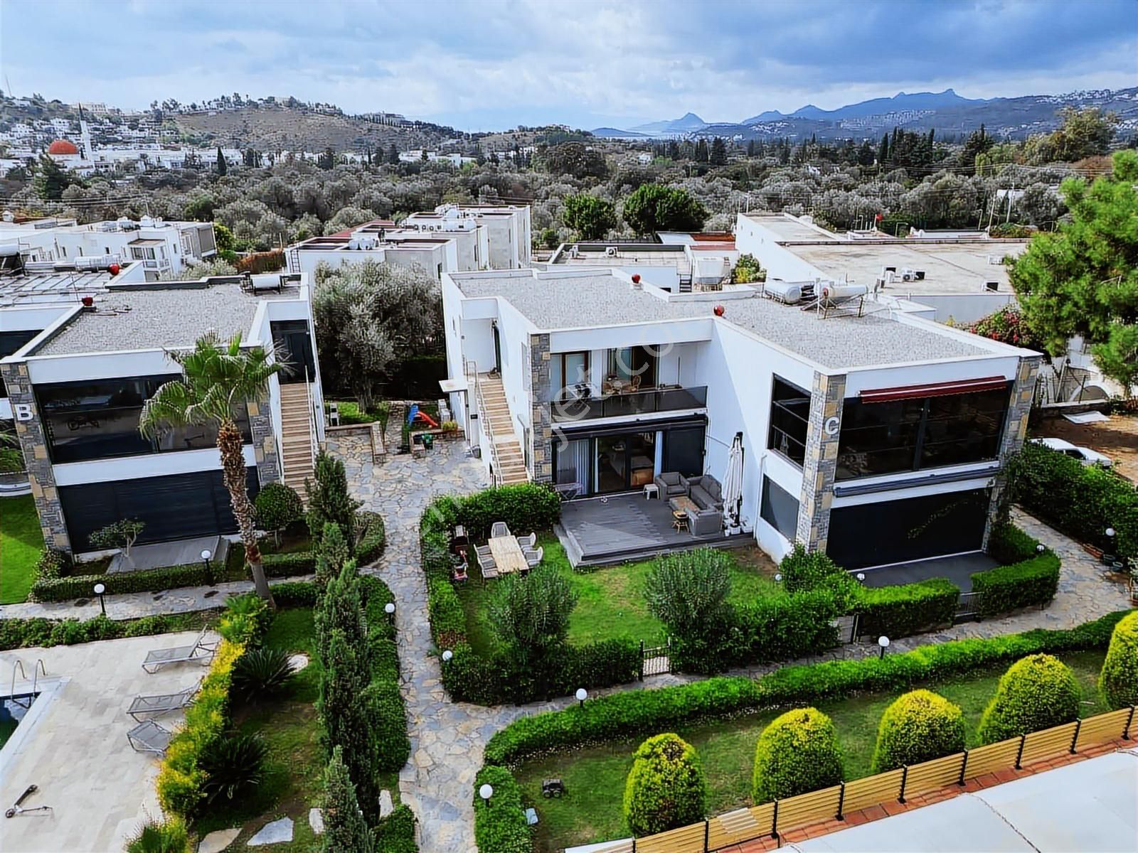 Konacık'ta Zai'ye Komşu Nezih Site İçinde Satılık Modern Daire - Görsel 13