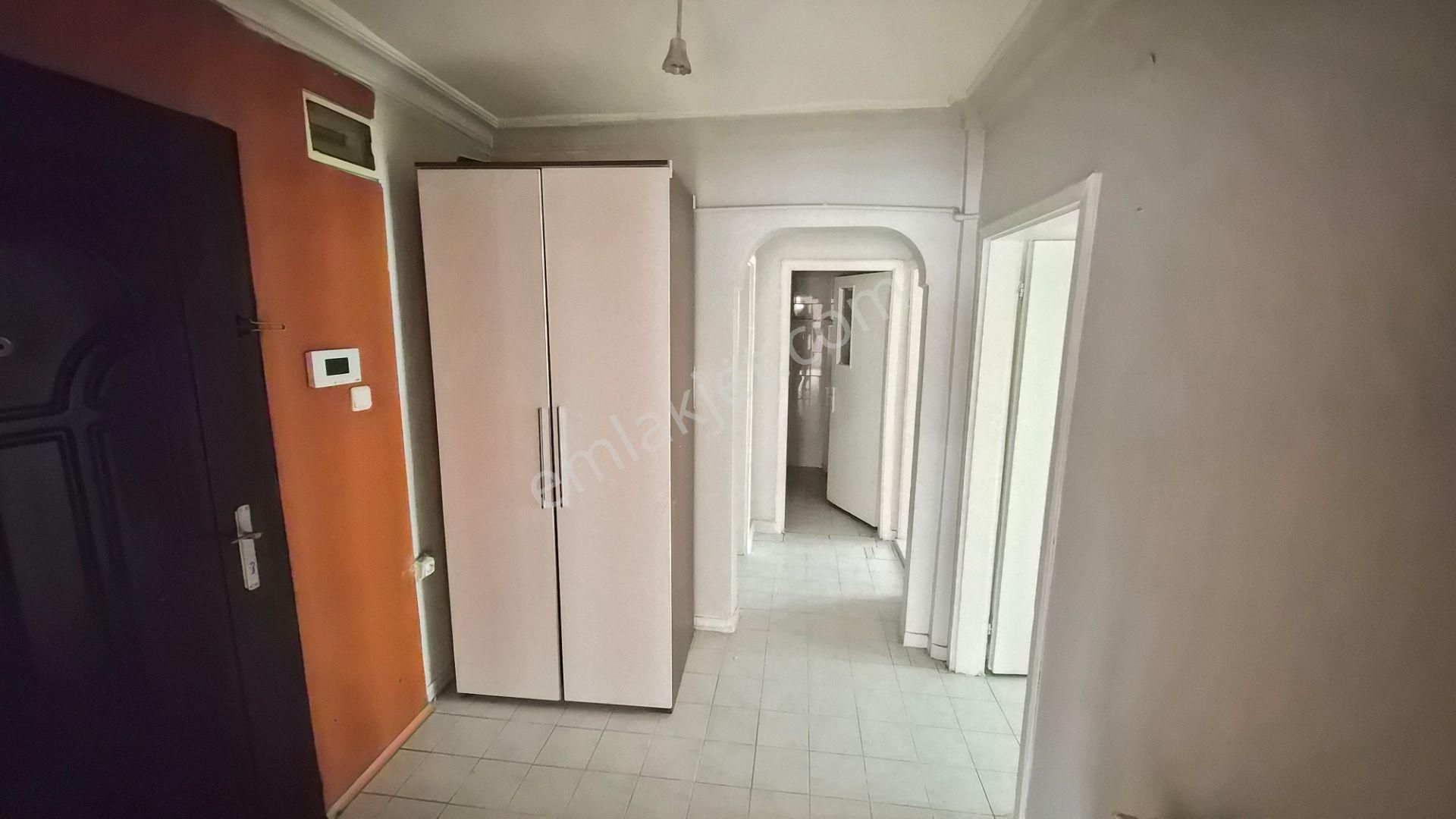 Saimekadında 3. Katta 3+1 Yapılı Kiralık Daire - Görsel 3