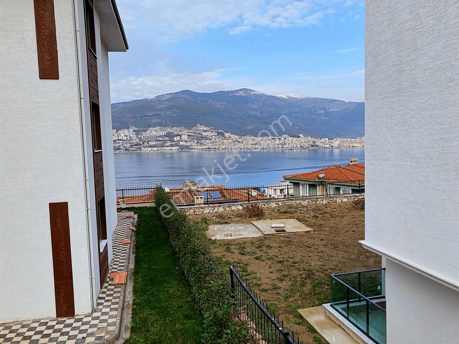 Harmankaya Villa Bölgesinde Muhteşem Deniz Ve Şehir Manzarası - Görsel 8