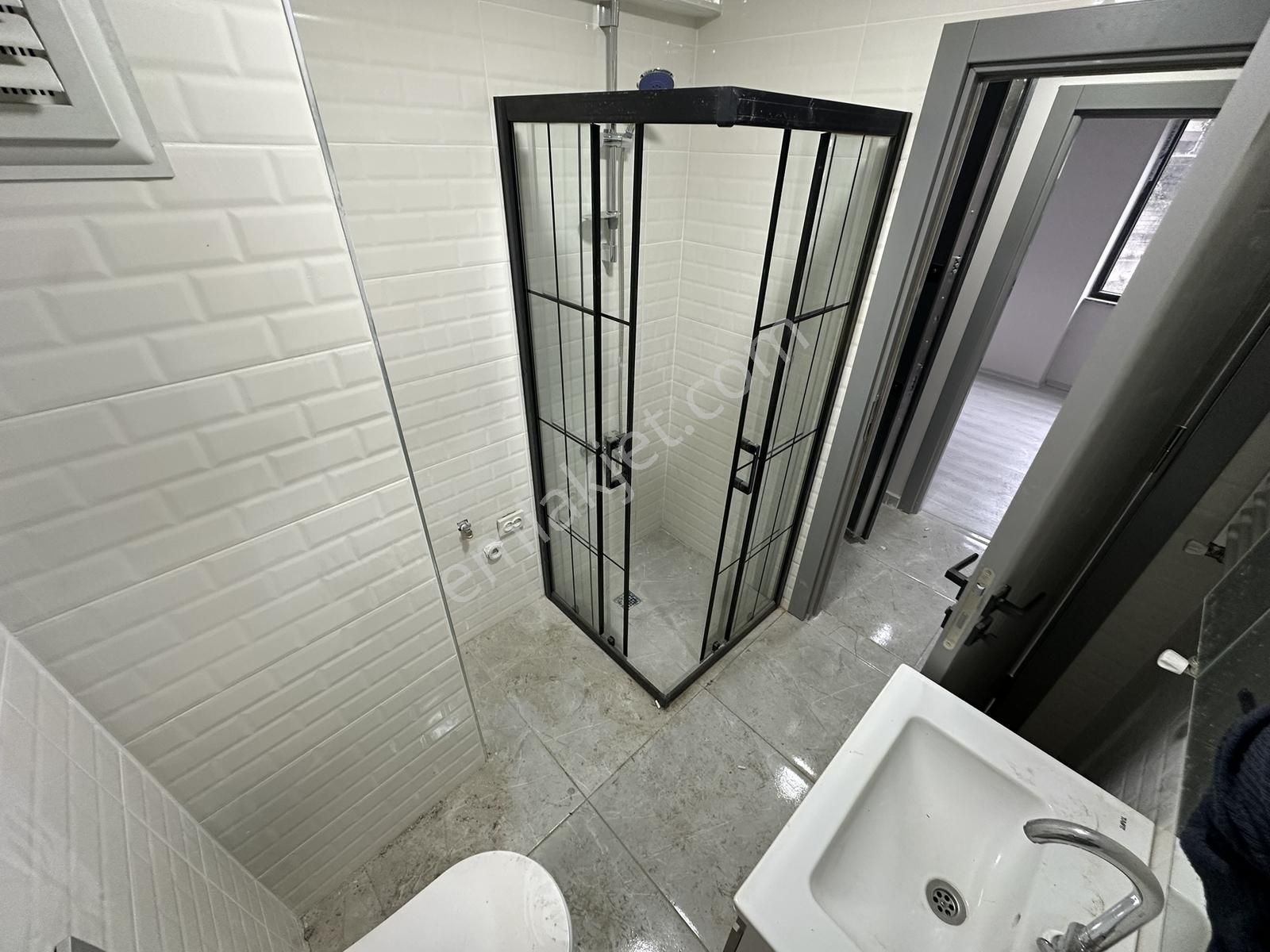 Şeref Emlak'tan Peyman Sokakta Arakat Balkonlu Daire - Görsel 14