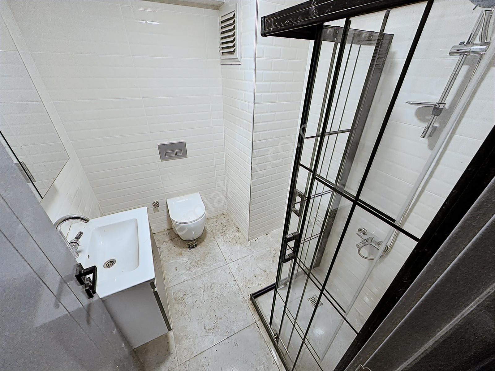 Şeref Emlak'tan Peyman Sokakta Arakat Balkonlu Daire - Görsel 12