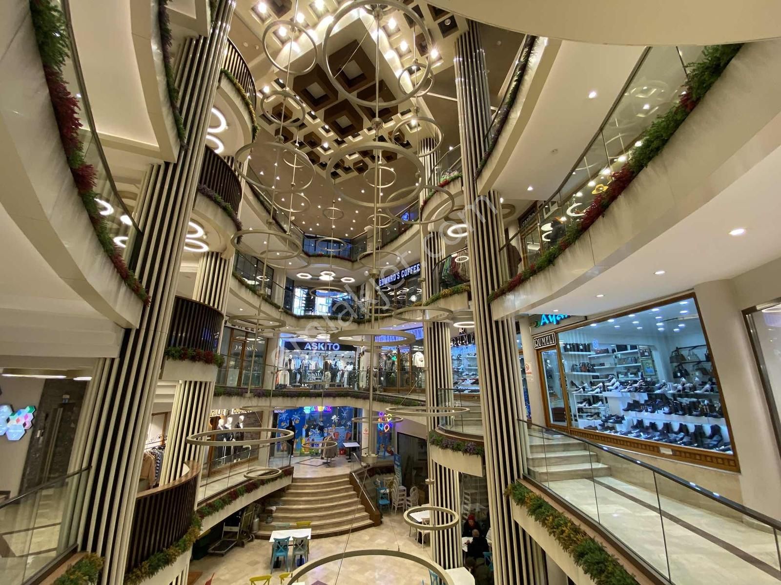 Trabzon Meydan Uzun Sokak Canbakkal İçinde Devren Kiralık Dükkan - Görsel 9