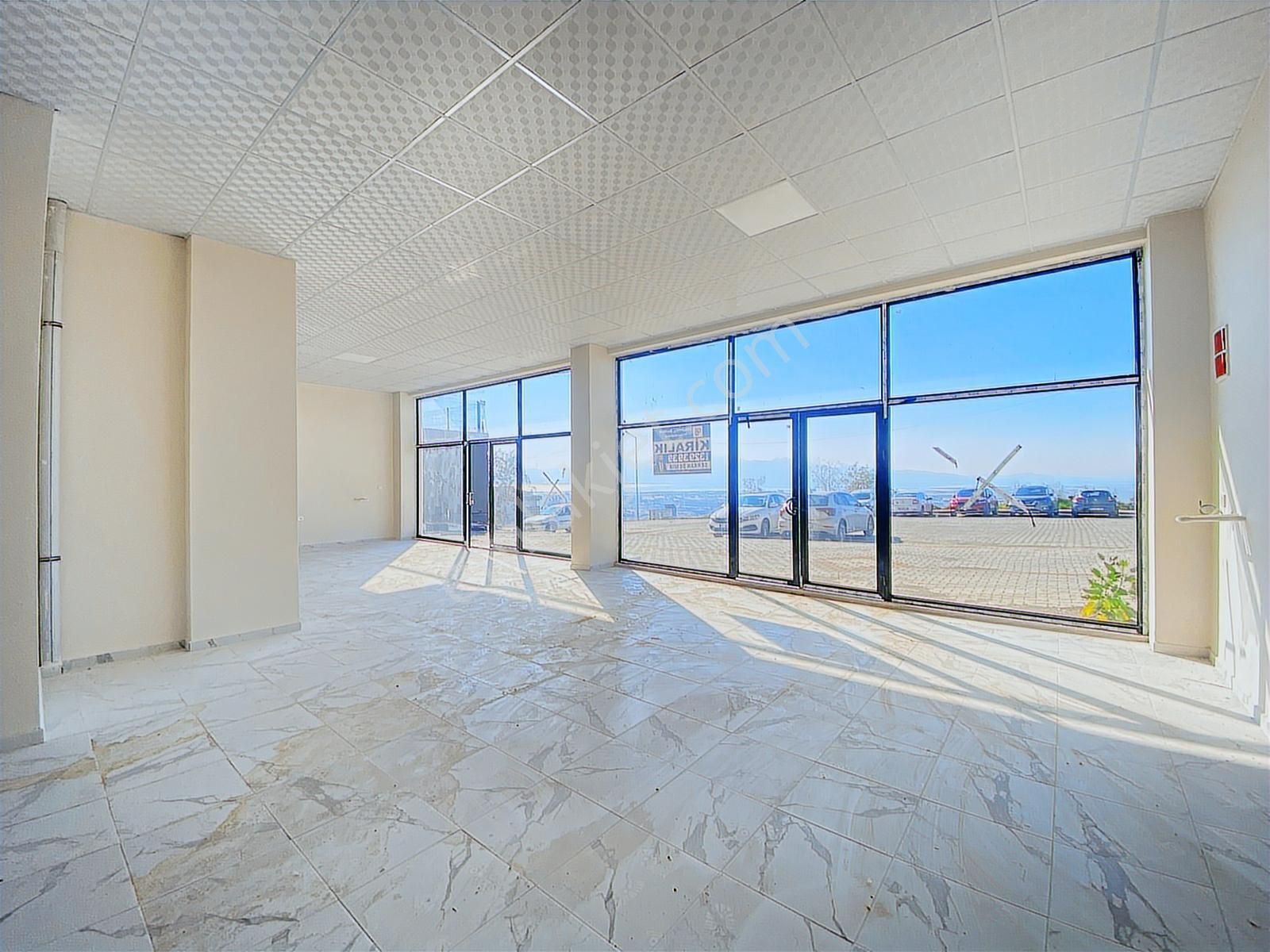 İzmir Çiğli Esentepe Mahallesi 200 M2 Kiralık Dükkan Cb Ph