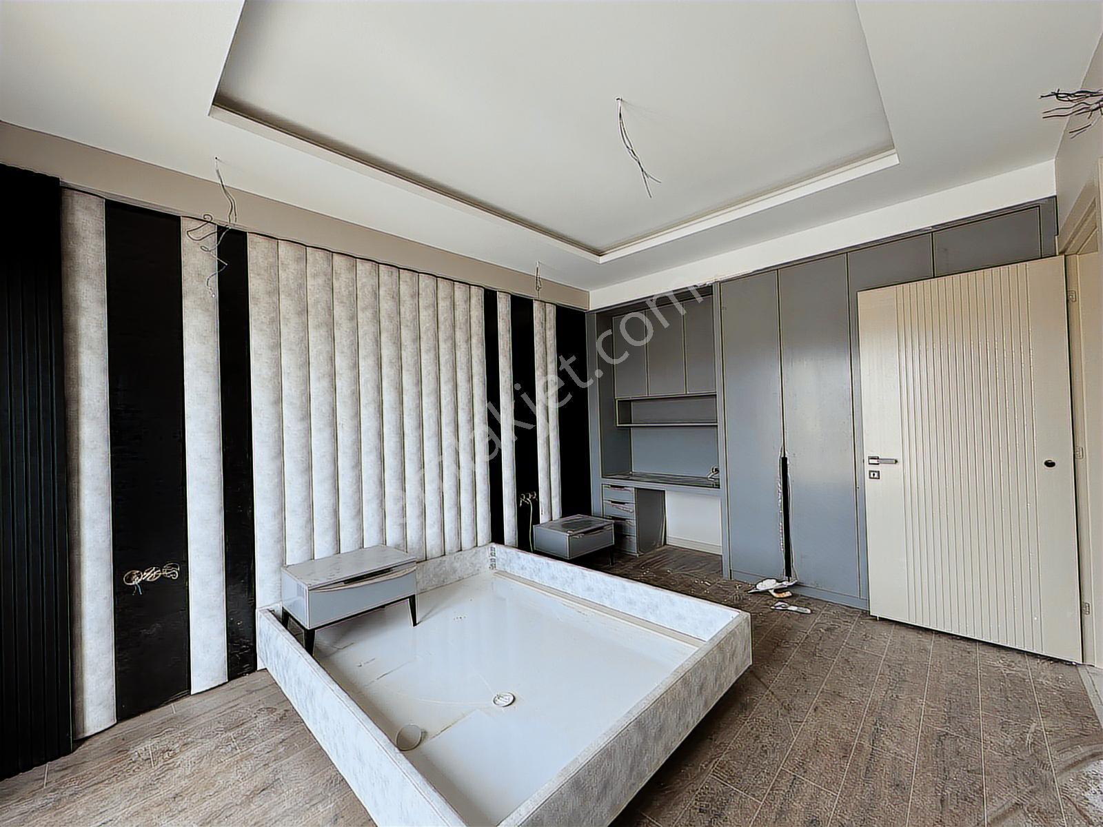 Hedef Emlaktan Karşıyaka Cadde Üzeri Doğa Cityde Satılık Villa - Görsel 3