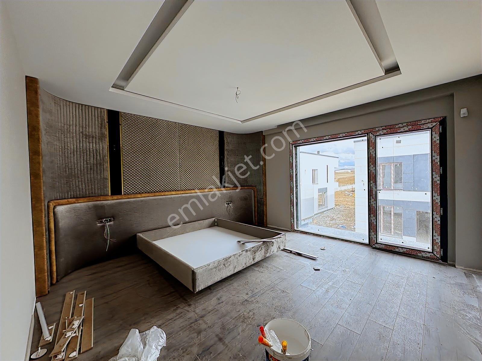 Hedef Emlaktan Karşıyaka Cadde Üzeri Doğa Cityde Satılık Villa - Görsel 34