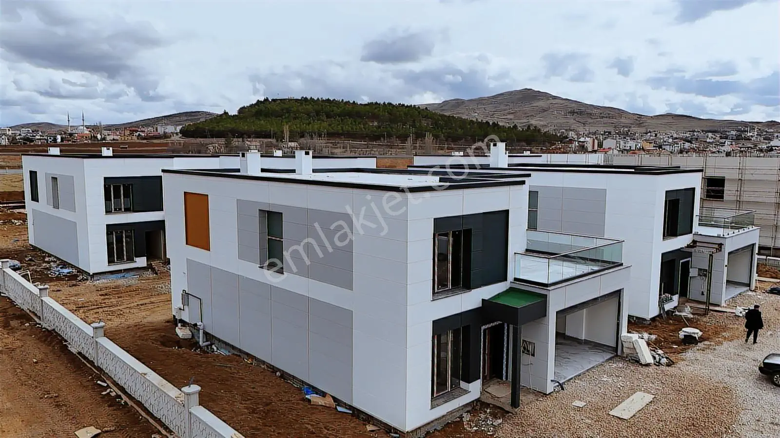 Hedef Emlaktan Karşıyaka Cadde Üzeri Doğa Cityde Satılık Villa - Görsel 4