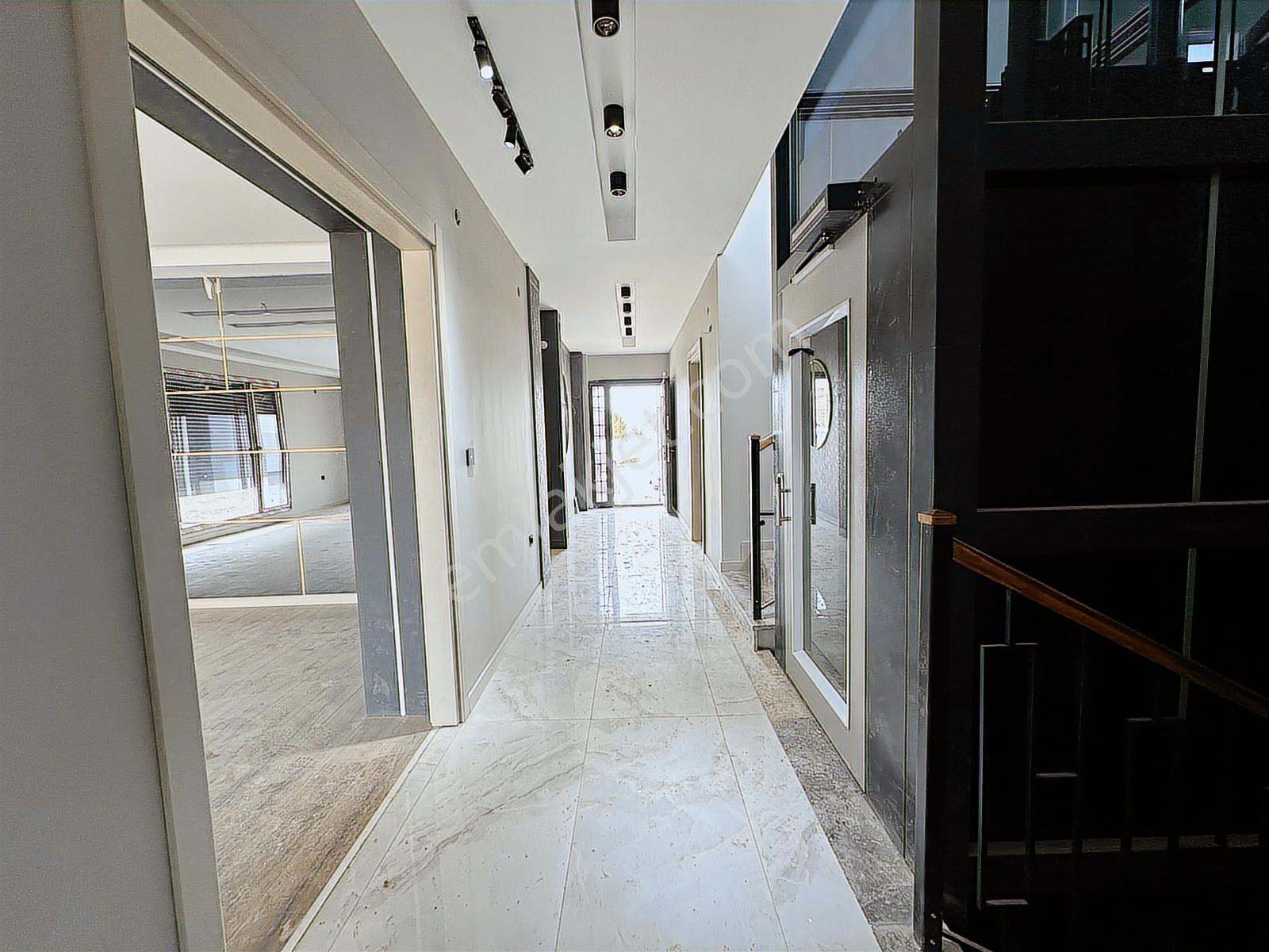 Hedef Emlaktan Karşıyaka Cadde Üzeri Doğa Cityde Satılık Villa - Görsel 11