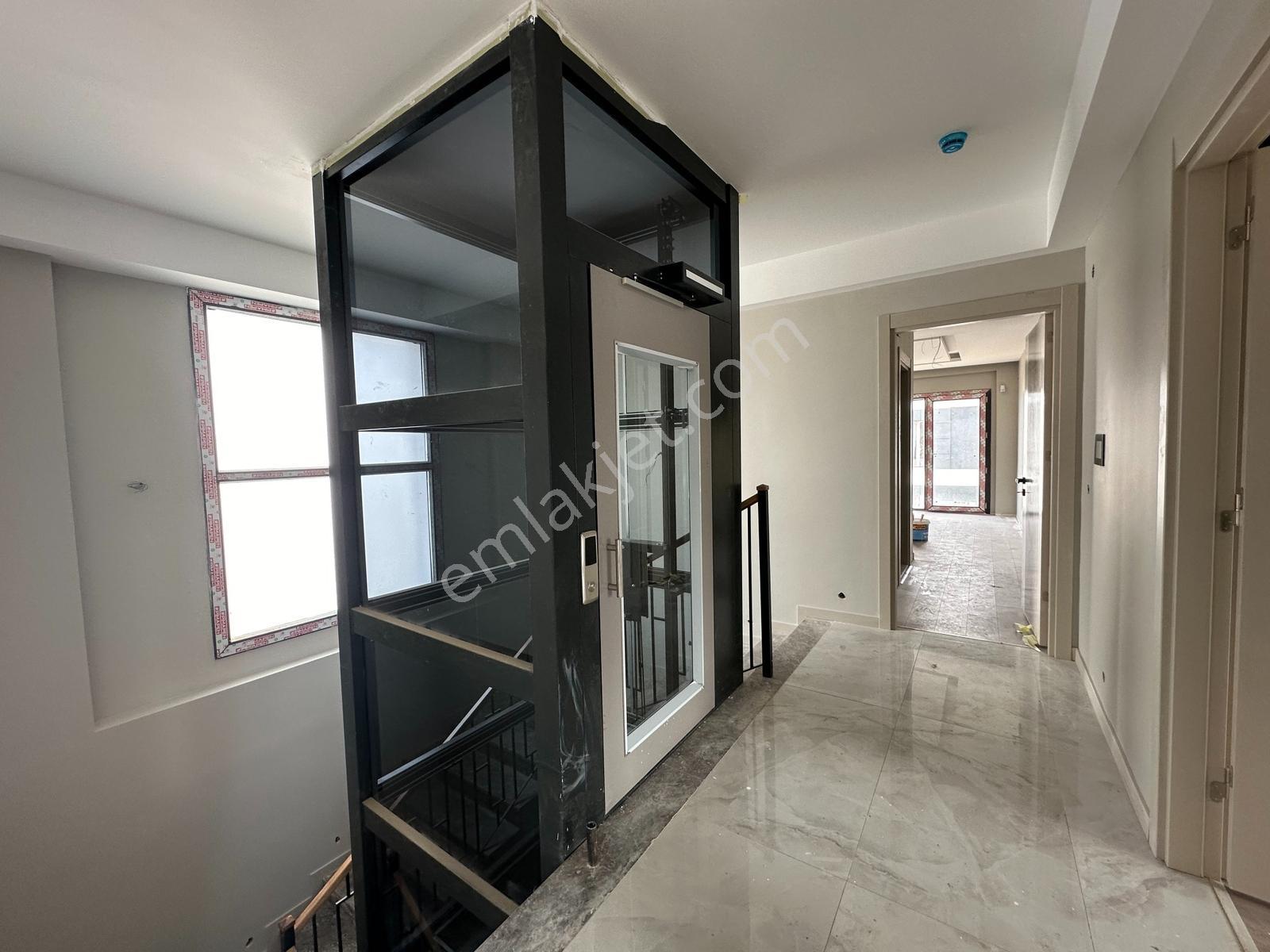 Hedef Emlaktan Karşıyaka Cadde Üzeri Doğa Cityde Satılık Villa - Görsel 21