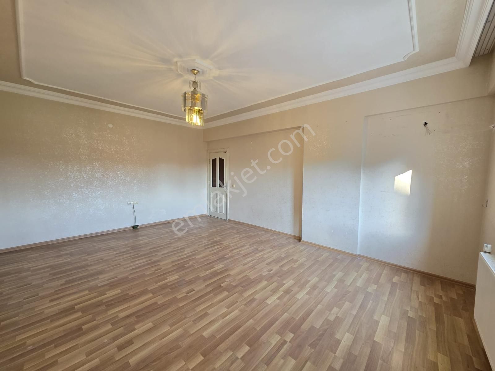 Kızılarık Mh. Asansörlü Doğalgazlı Satılık 3+1 Arakat Daire