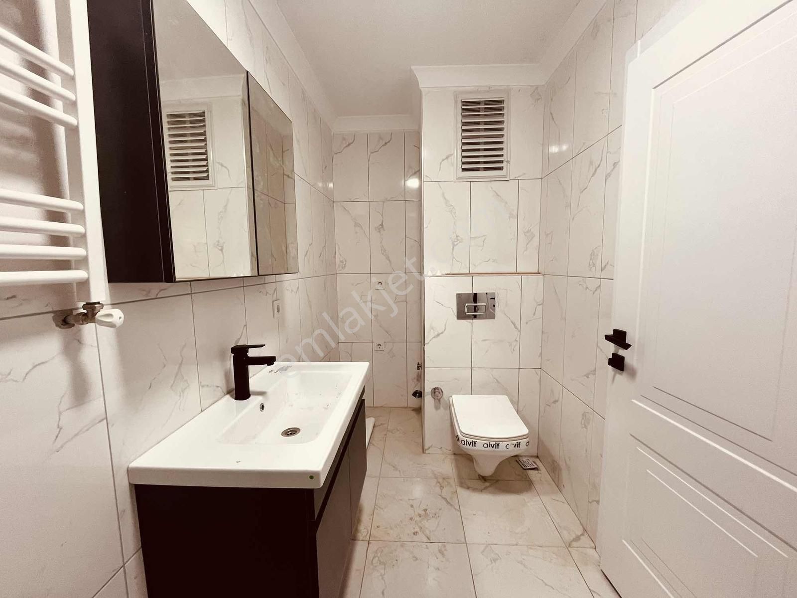 Çekmeköy Metroya Yakın Sıfır 2+1 Otoparklı Arakat Daire - Görsel 23