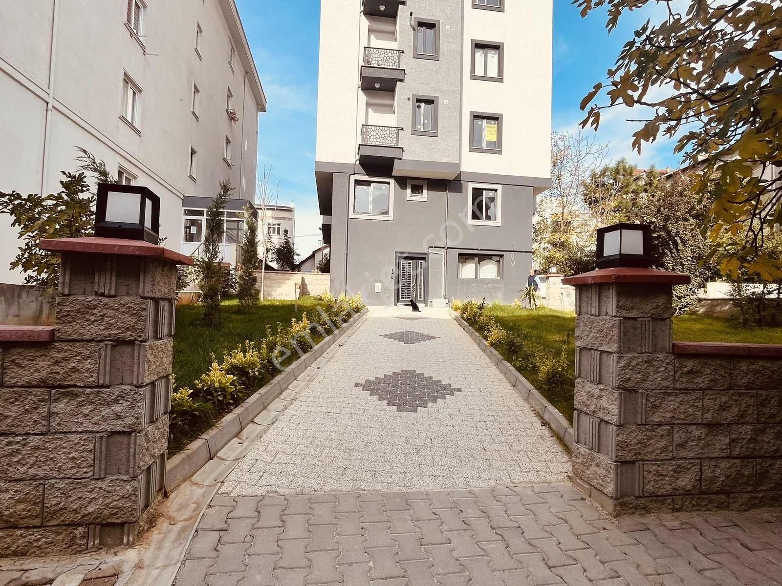 Çekmeköy Metroya Yakın Sıfır 2+1 Otoparklı Arakat Daire - Görsel 3